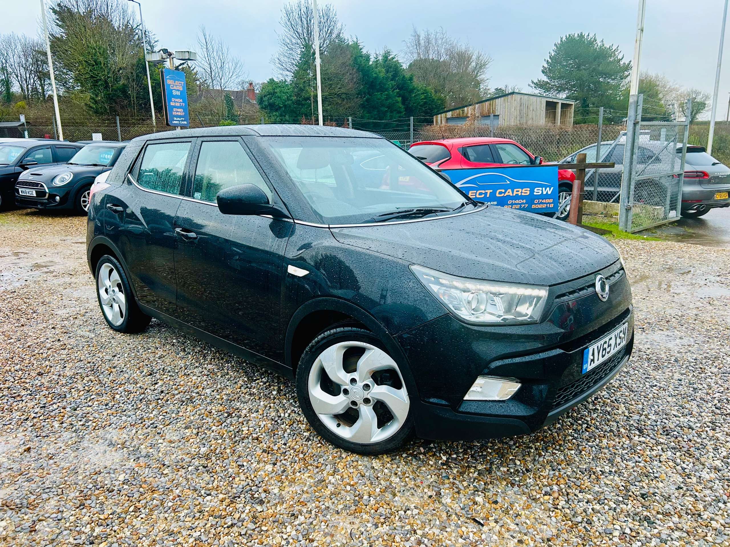 A 2015 SSANGYONG TIVOLI 1.6 e-XGi EX SUV 5dr Petrol Manual Euro 6 (s/s) (128 ps) A 2015 SSANGYONG TIVOLI 1.6 e-XGi EX SUV 5dr Petrol Manual Euro 6 (s/s) (128 ps)