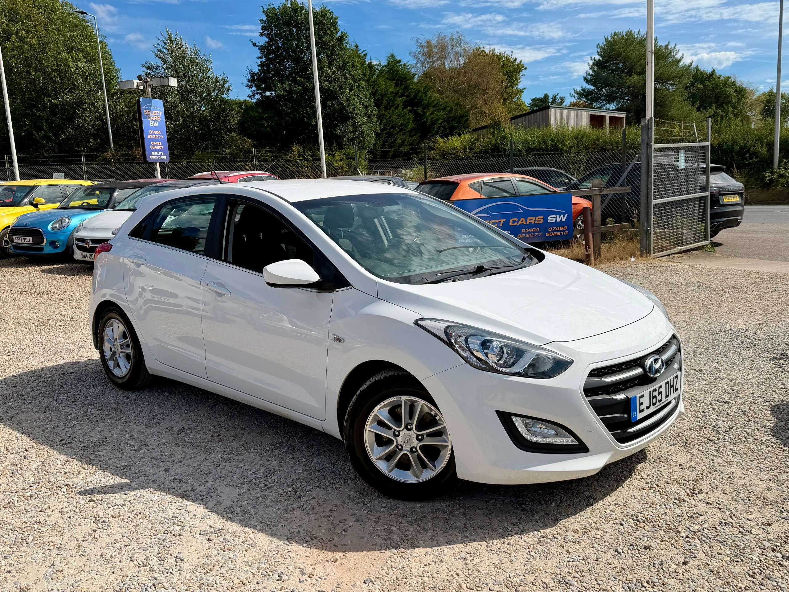 A 2015 HYUNDAI I30 1.6 CRDi Blue Drive SE Hatchback 5dr Diesel Manual Euro 6 (s/s) (110 ps) A 2015 HYUNDAI I30 1.6 CRDi Blue Drive SE Hatchback 5dr Diesel Manual Euro 6 (s/s) (110 ps)