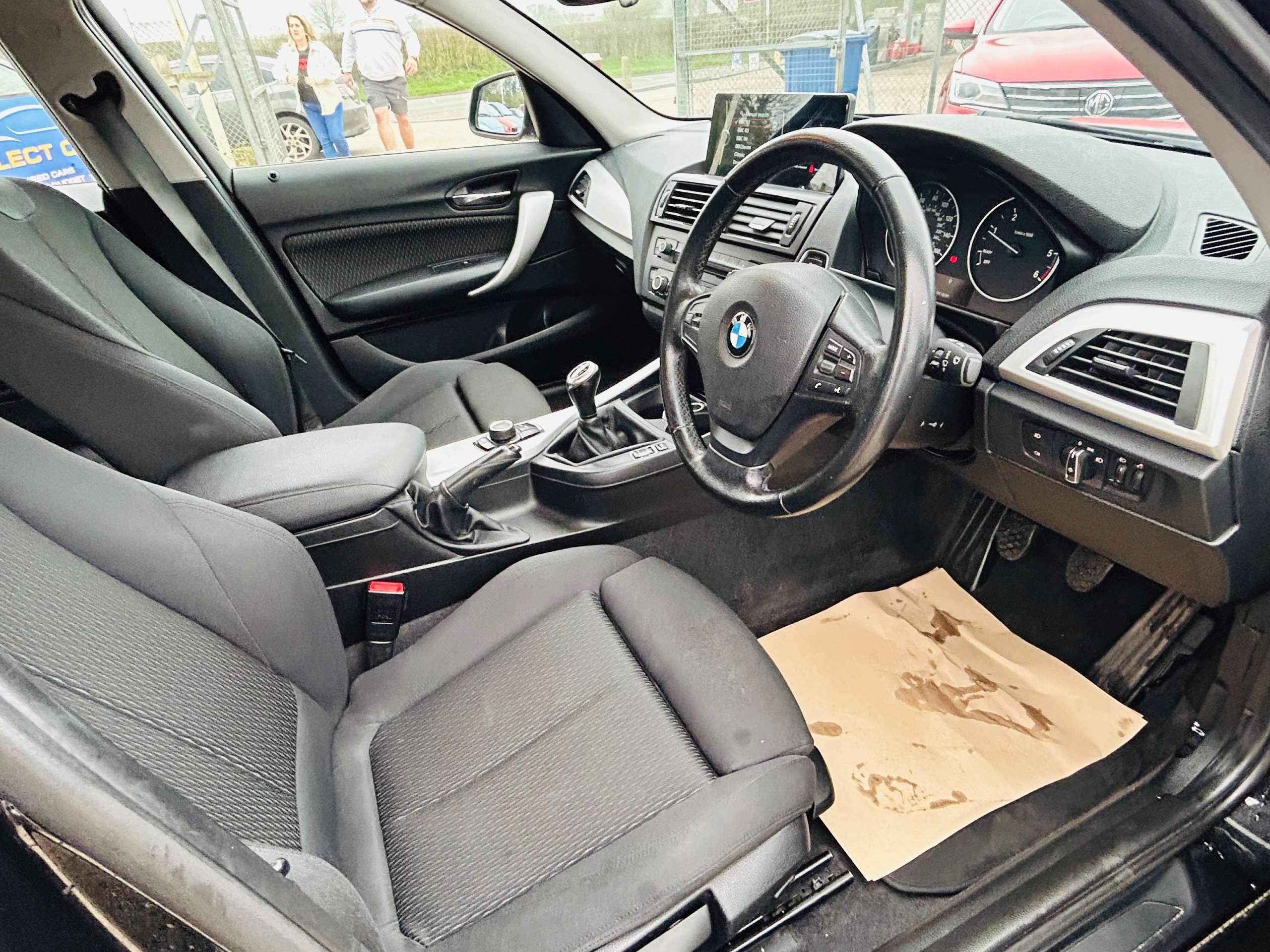 A 2012 BMW 1 SERIES 2.0 118d SE Hatchback 5dr Diesel Manual Euro 5 (s/s) (143 ps) A 2012 BMW 1 SERIES 2.0 118d SE Hatchback 5dr Diesel Manual Euro 5 (s/s) (143 ps)