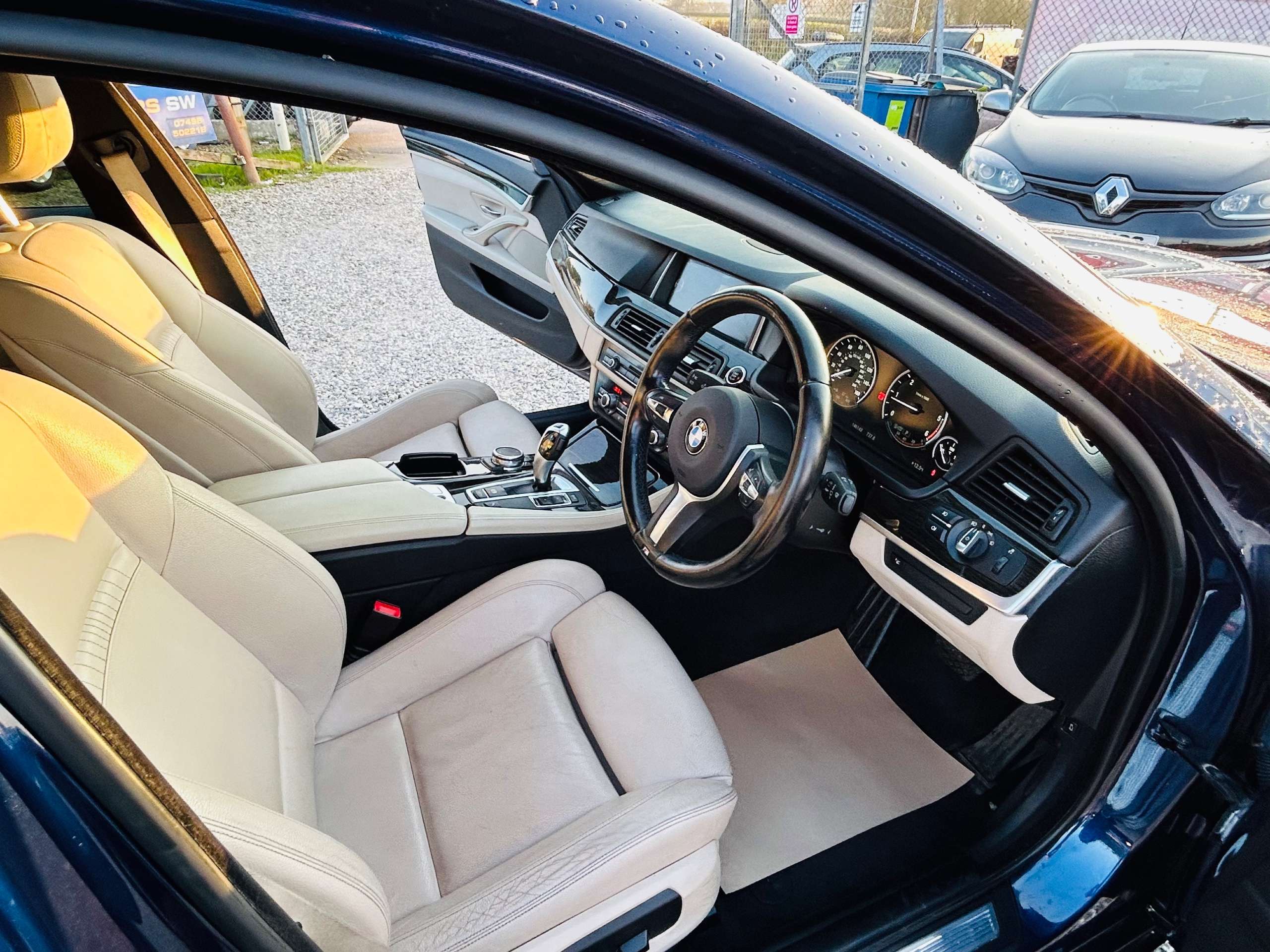 A 2015 BMW 5 SERIES 2.0 520d M Sport Touring 5dr Diesel Auto Euro 6 (s/s) (190 ps) A 2015 BMW 5 SERIES 2.0 520d M Sport Touring 5dr Diesel Auto Euro 6 (s/s) (190 ps)