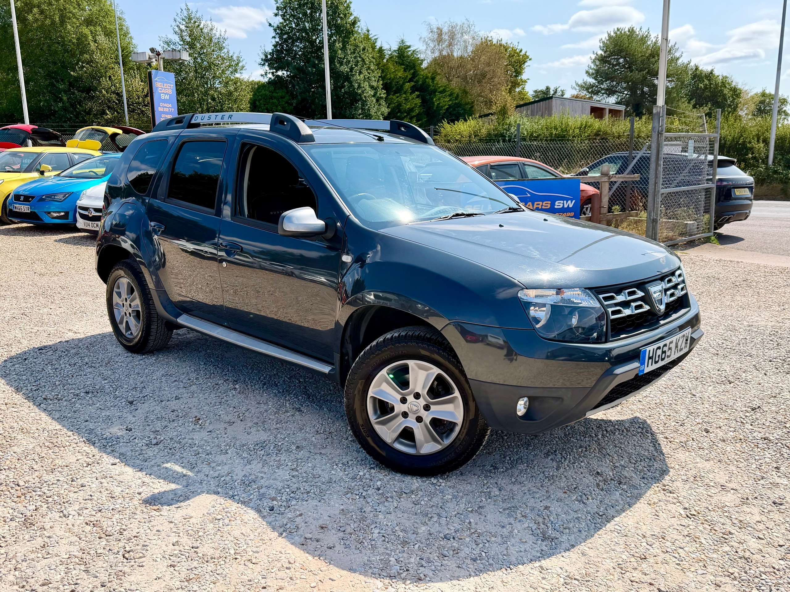 A 2015 DACIA DUSTER 1.5 dCi Laureate SUV 5dr Diesel Manual Euro 6 (s/s) (110 ps) A 2015 DACIA DUSTER 1.5 dCi Laureate SUV 5dr Diesel Manual Euro 6 (s/s) (110 ps)