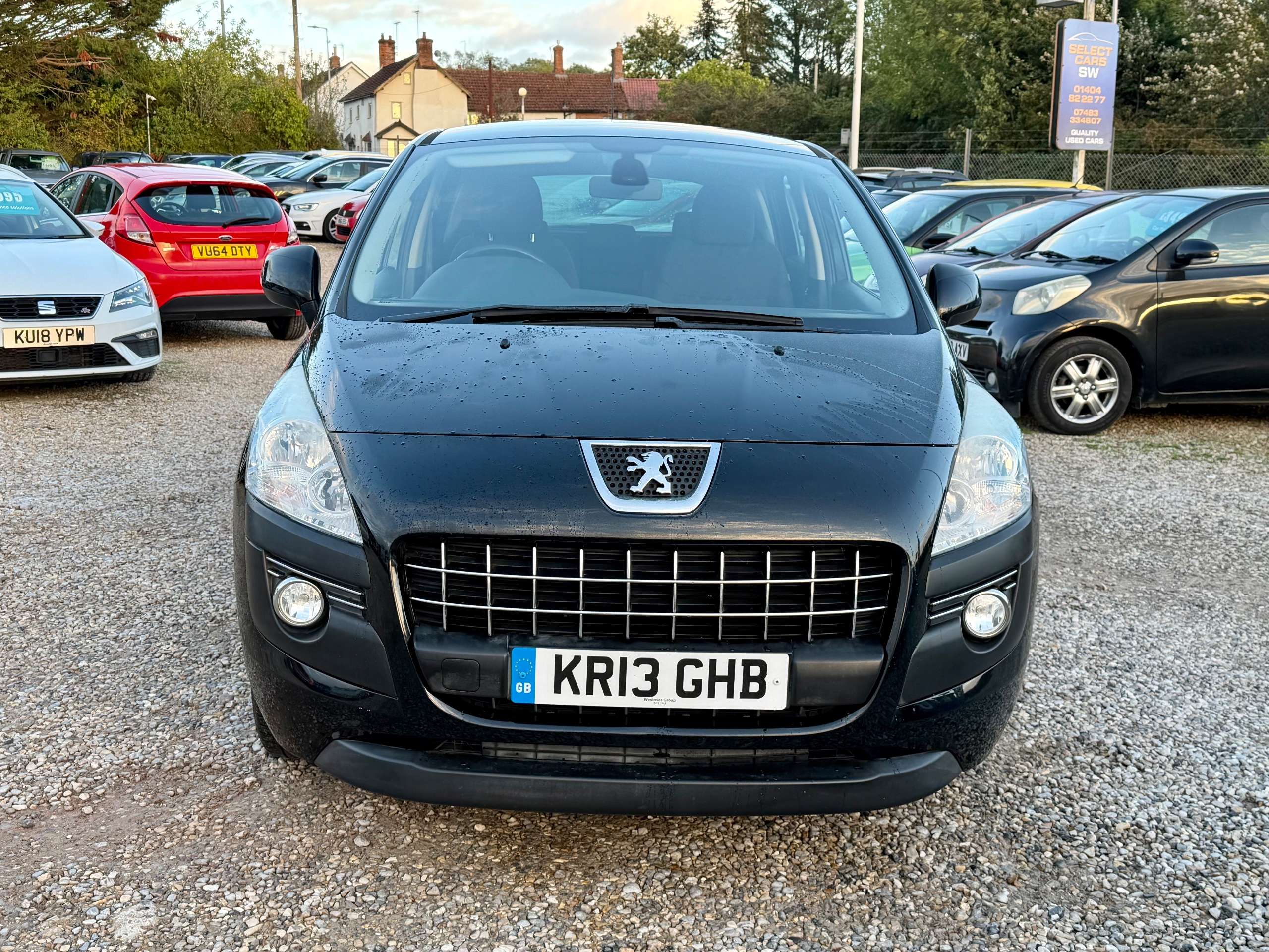 A 2013 PEUGEOT 3008 1.6 HDi Active SUV 5dr Diesel Manual Euro 5 (115 ps) A 2013 PEUGEOT 3008 1.6 HDi Active SUV 5dr Diesel Manual Euro 5 (115 ps)