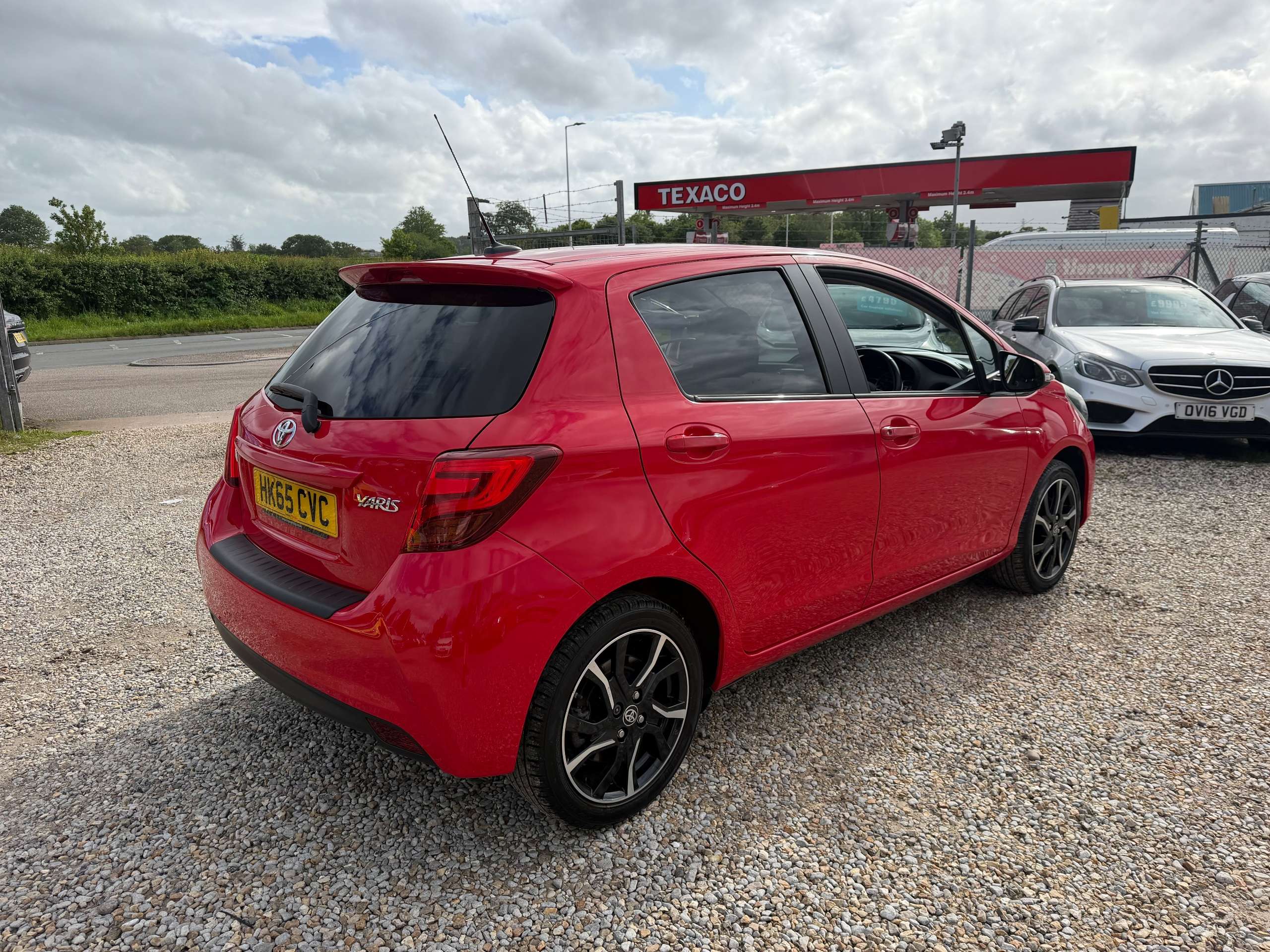 2015 TOYOTA YARIS 2015 TOYOTA YARIS