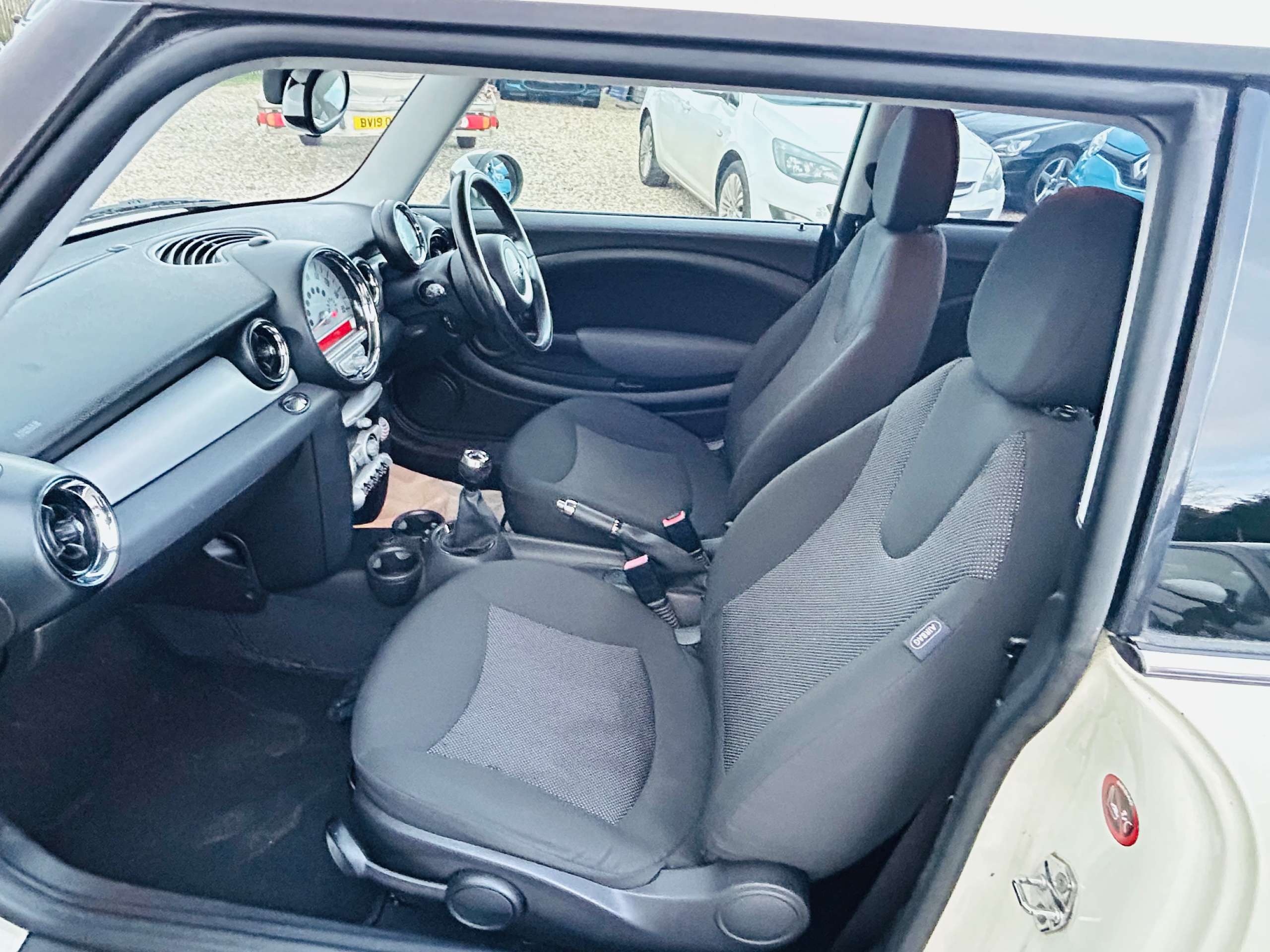 2009 MINI HATCH 2009 MINI HATCH