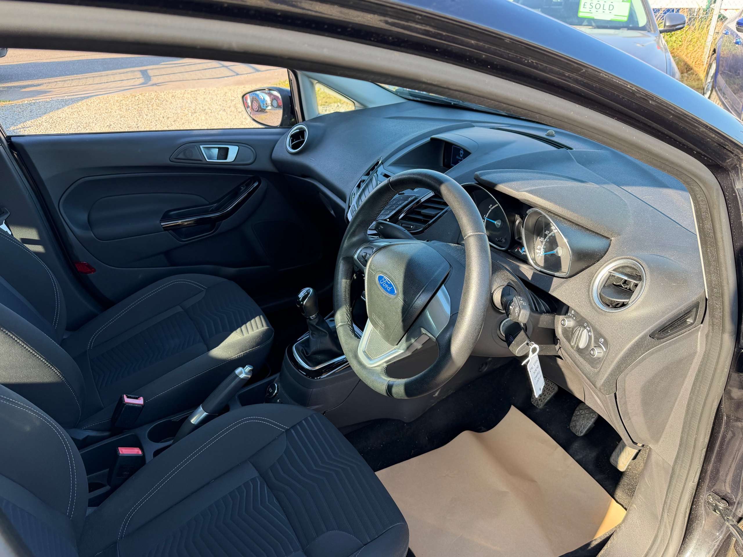 A 2013 FORD FIESTA 1.0 Zetec Hatchback 5dr Petrol Manual Euro 5 (s/s) (80 ps) A 2013 FORD FIESTA 1.0 Zetec Hatchback 5dr Petrol Manual Euro 5 (s/s) (80 ps)