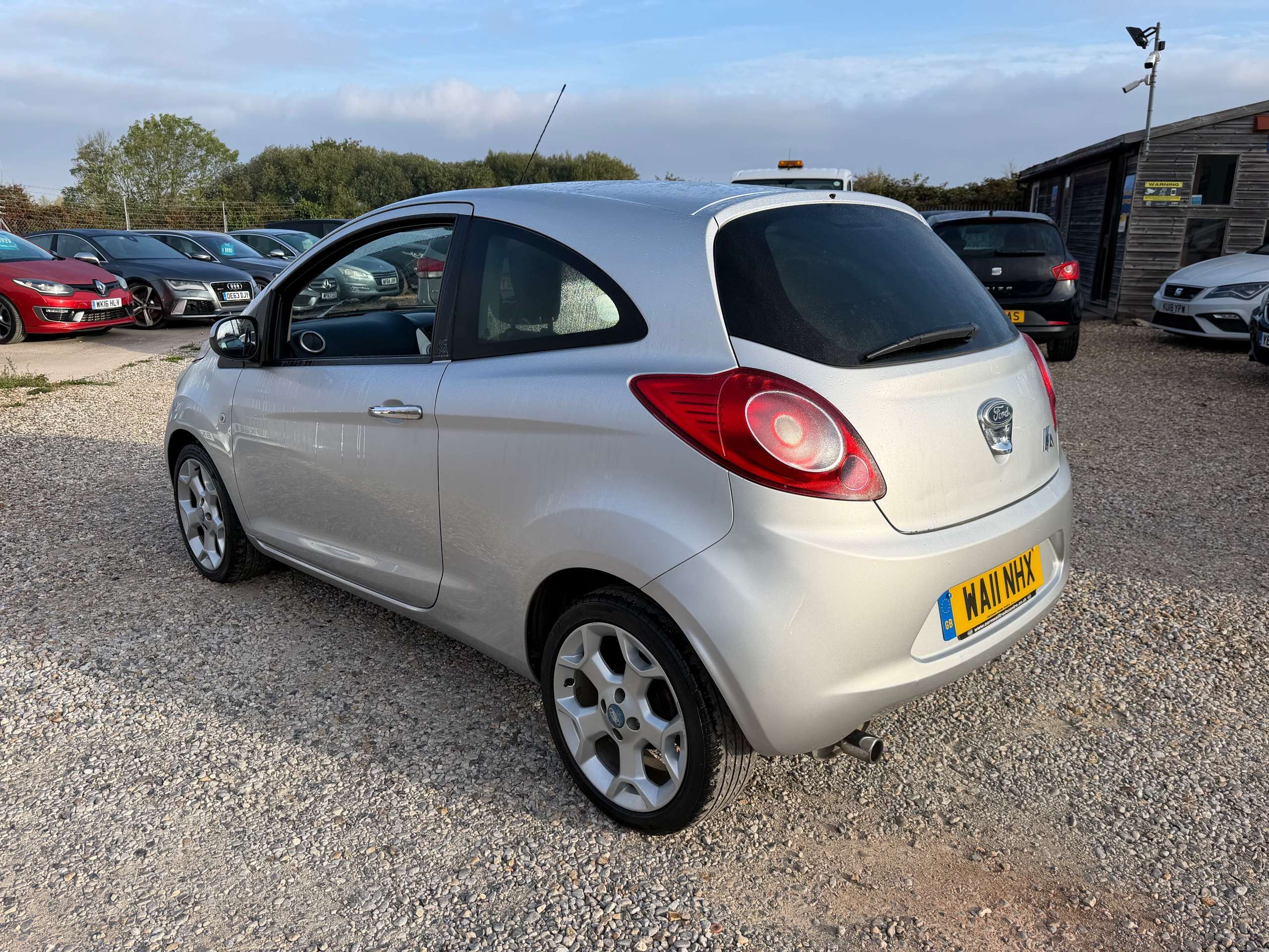 2011 FORD KA 2011 FORD KA