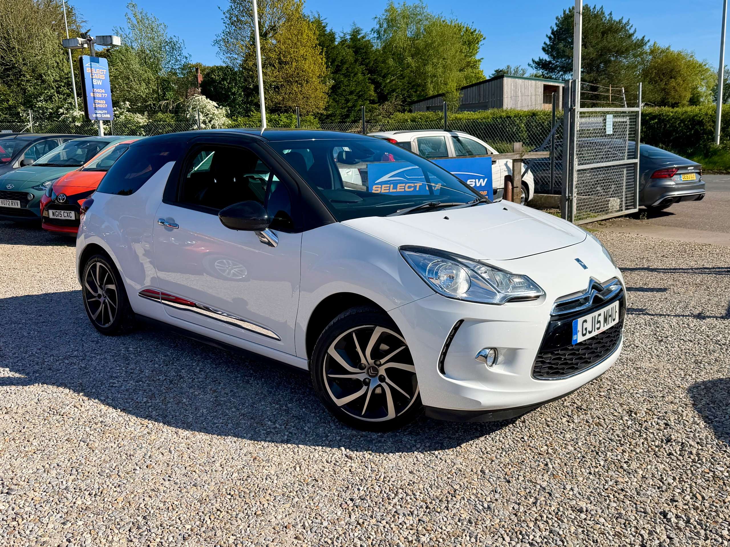 A 2015 CITROEN DS3 1.2 PureTech DStyle Plus Hatchback 3dr Petrol Manual Euro 6 (s/s) (110 ps) A 2015 CITROEN DS3 1.2 PureTech DStyle Plus Hatchback 3dr Petrol Manual Euro 6 (s/s) (110 ps)