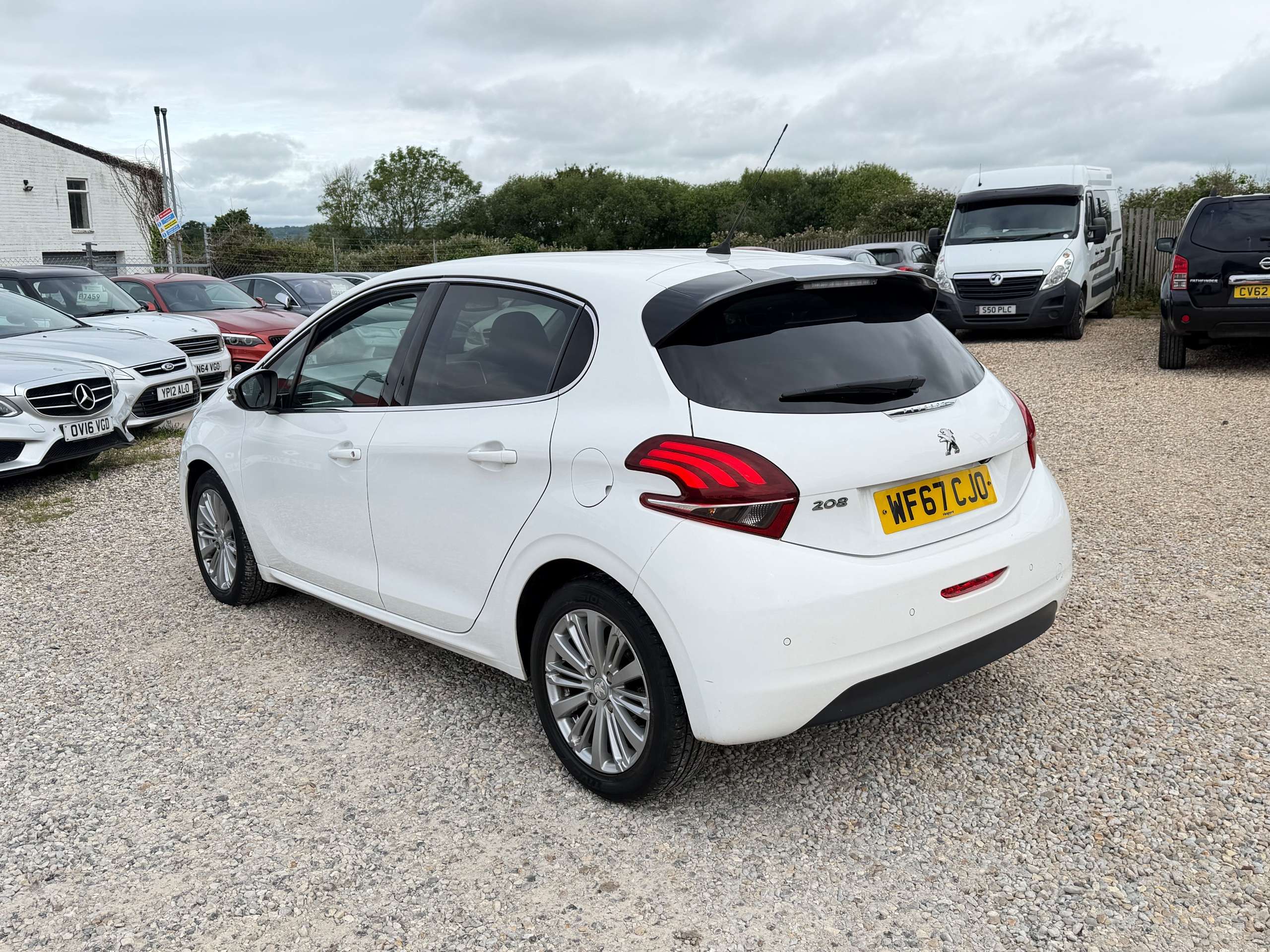 2017 PEUGEOT 208 2017 PEUGEOT 208