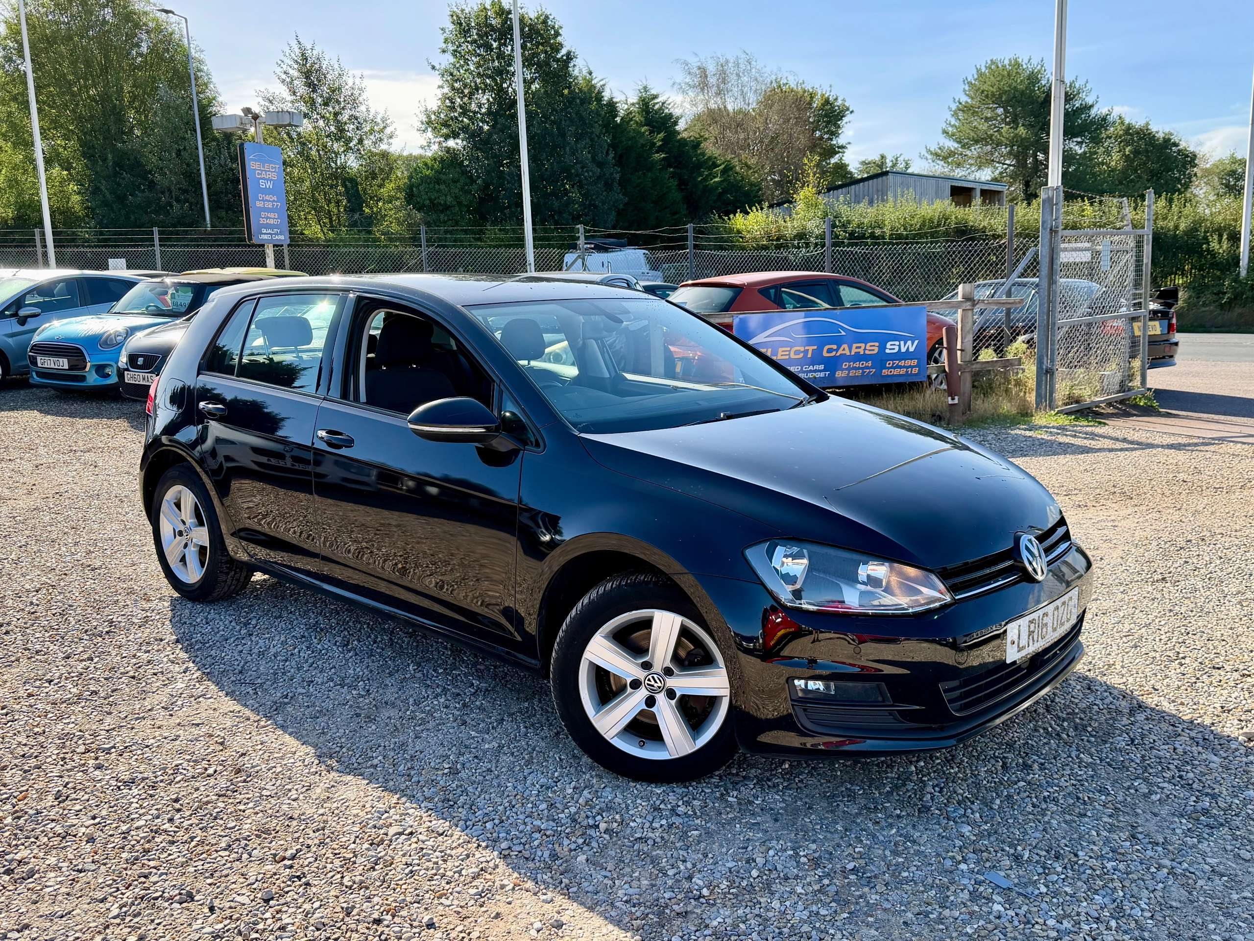 A 2016 VOLKSWAGEN GOLF 1.6 TDI BlueMotion Tech Match Edition Hatchback 5dr Diesel DSG Euro 6 (s/s) (110 ps) A 2016 VOLKSWAGEN GOLF 1.6 TDI BlueMotion Tech Match Edition Hatchback 5dr Diesel DSG Euro 6 (s/s) (110 ps)