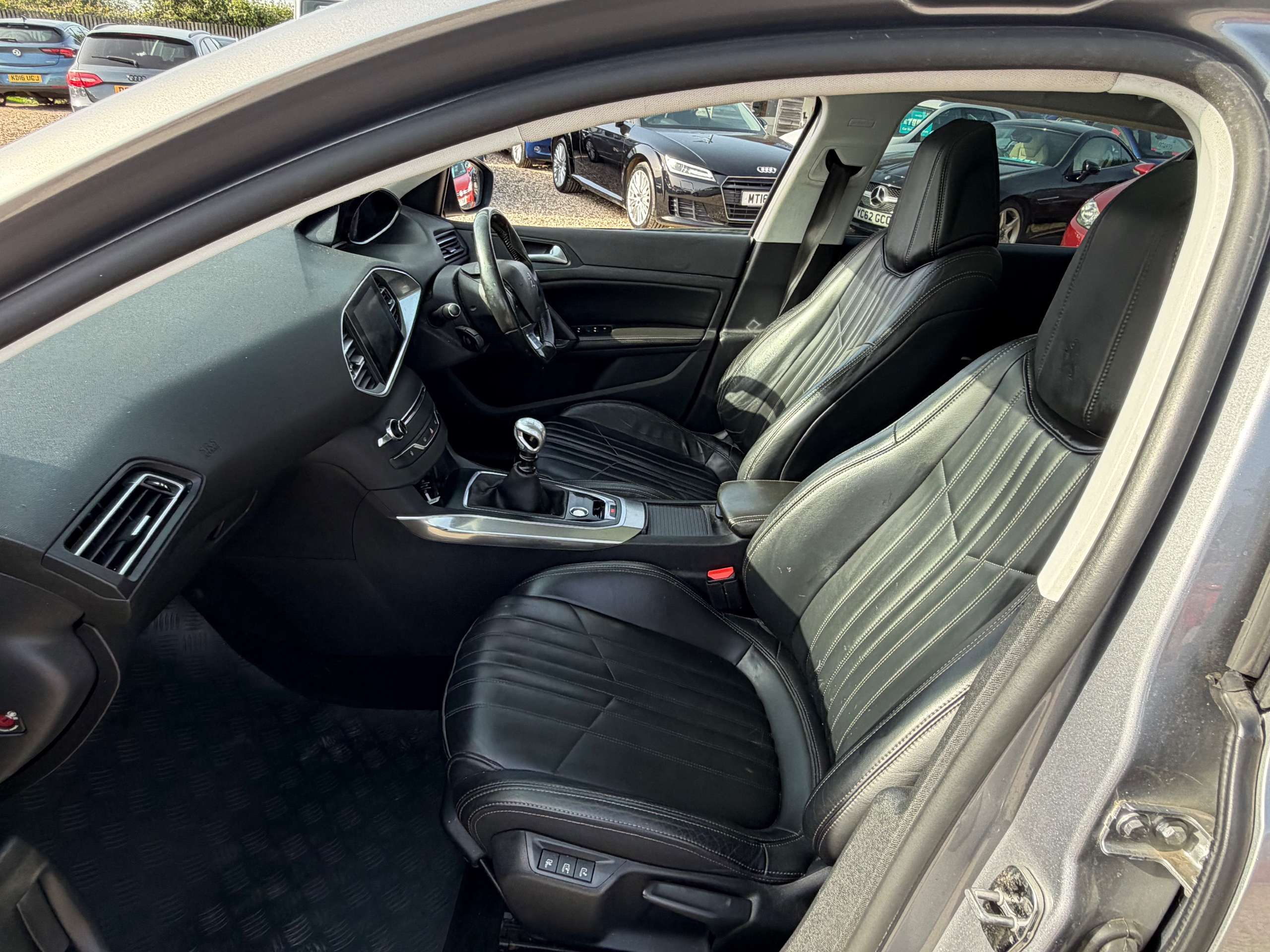 2014 PEUGEOT 308 2014 PEUGEOT 308