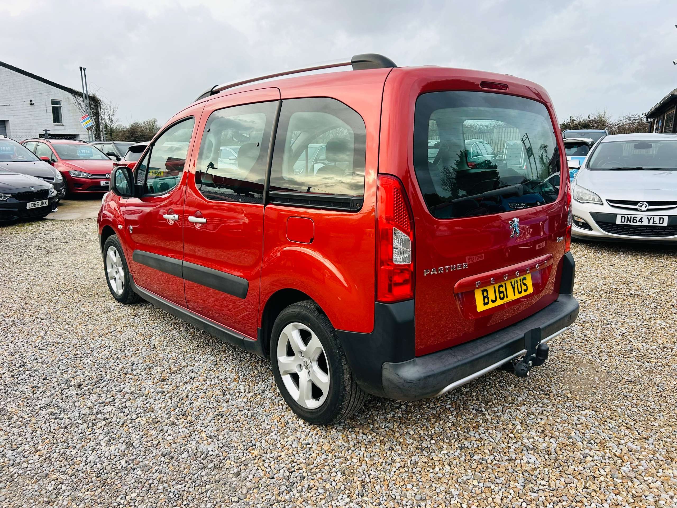 2011 PEUGEOT PARTNER TEPEE 2011 PEUGEOT PARTNER TEPEE