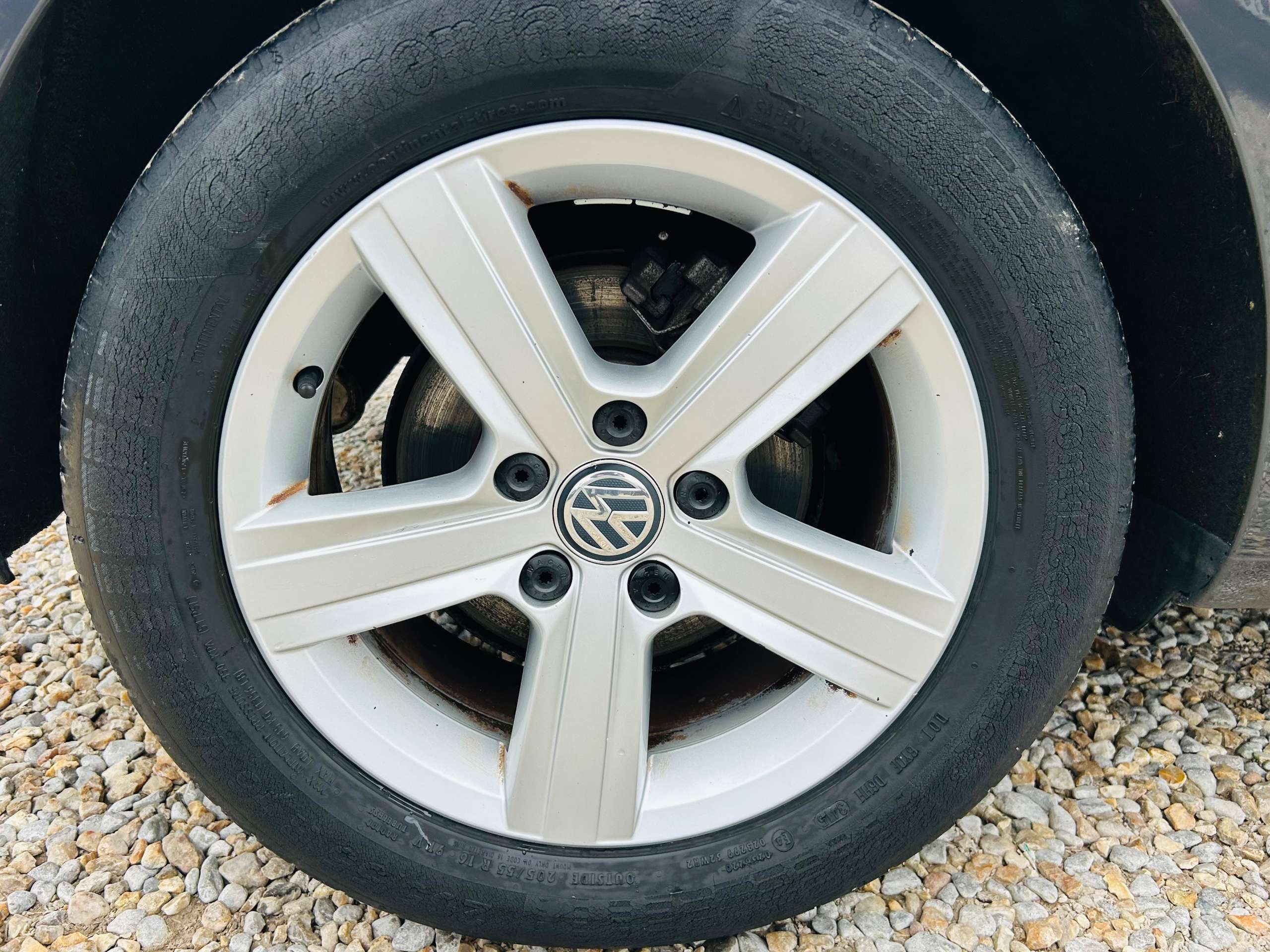 A 2015 VOLKSWAGEN GOLF 1.6 TDI BlueMotion Tech Match Hatchback 5dr Diesel Manual Euro 6 (s/s) (110 ps) A 2015 VOLKSWAGEN GOLF 1.6 TDI BlueMotion Tech Match Hatchback 5dr Diesel Manual Euro 6 (s/s) (110 ps)