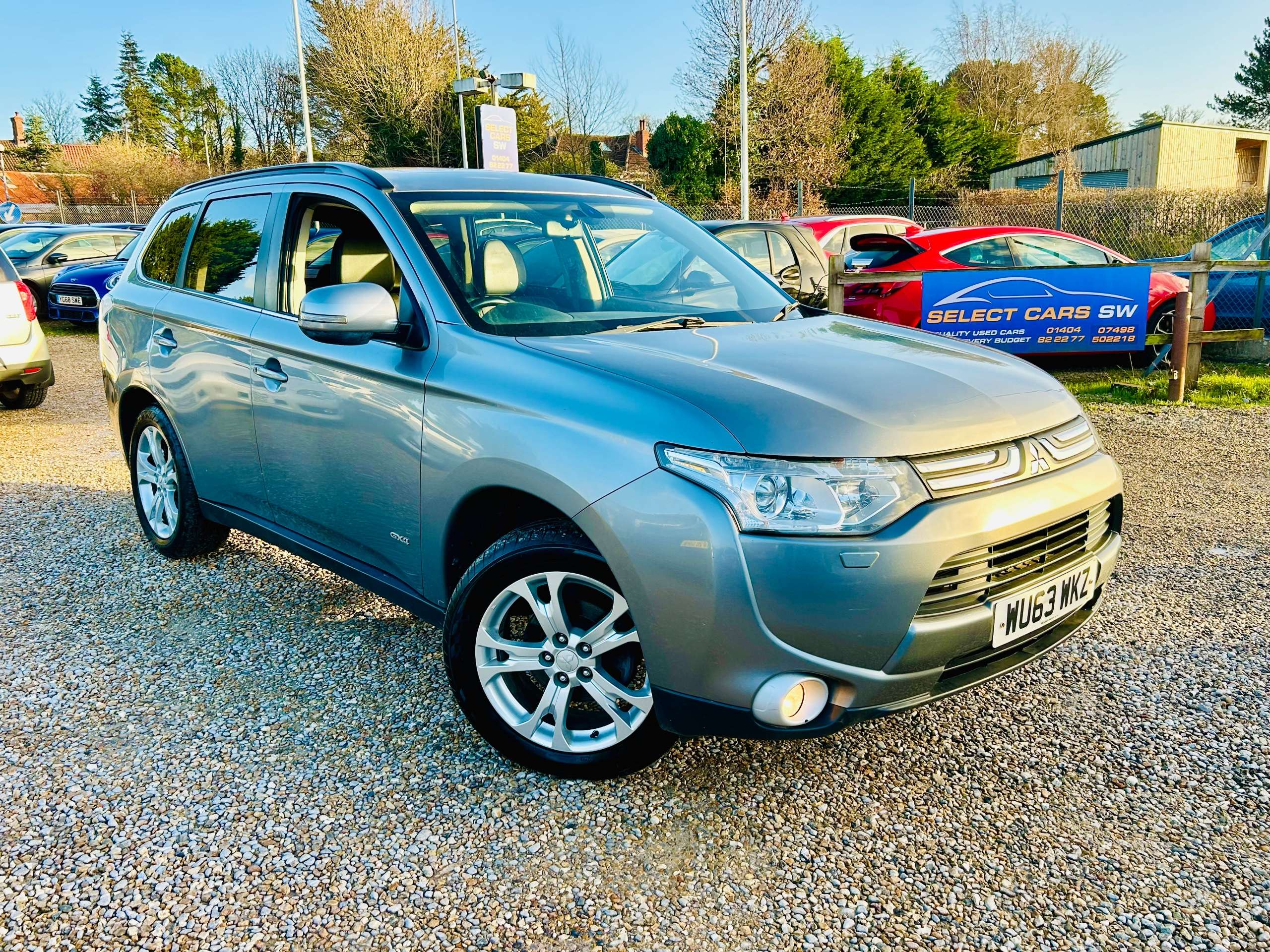 A 2013 MITSUBISHI OUTLANDER 2.2 DI-D GX4 SUV 5dr Diesel Manual 4WD Euro 5 (s/s) (150 ps) A 2013 MITSUBISHI OUTLANDER 2.2 DI-D GX4 SUV 5dr Diesel Manual 4WD Euro 5 (s/s) (150 ps)