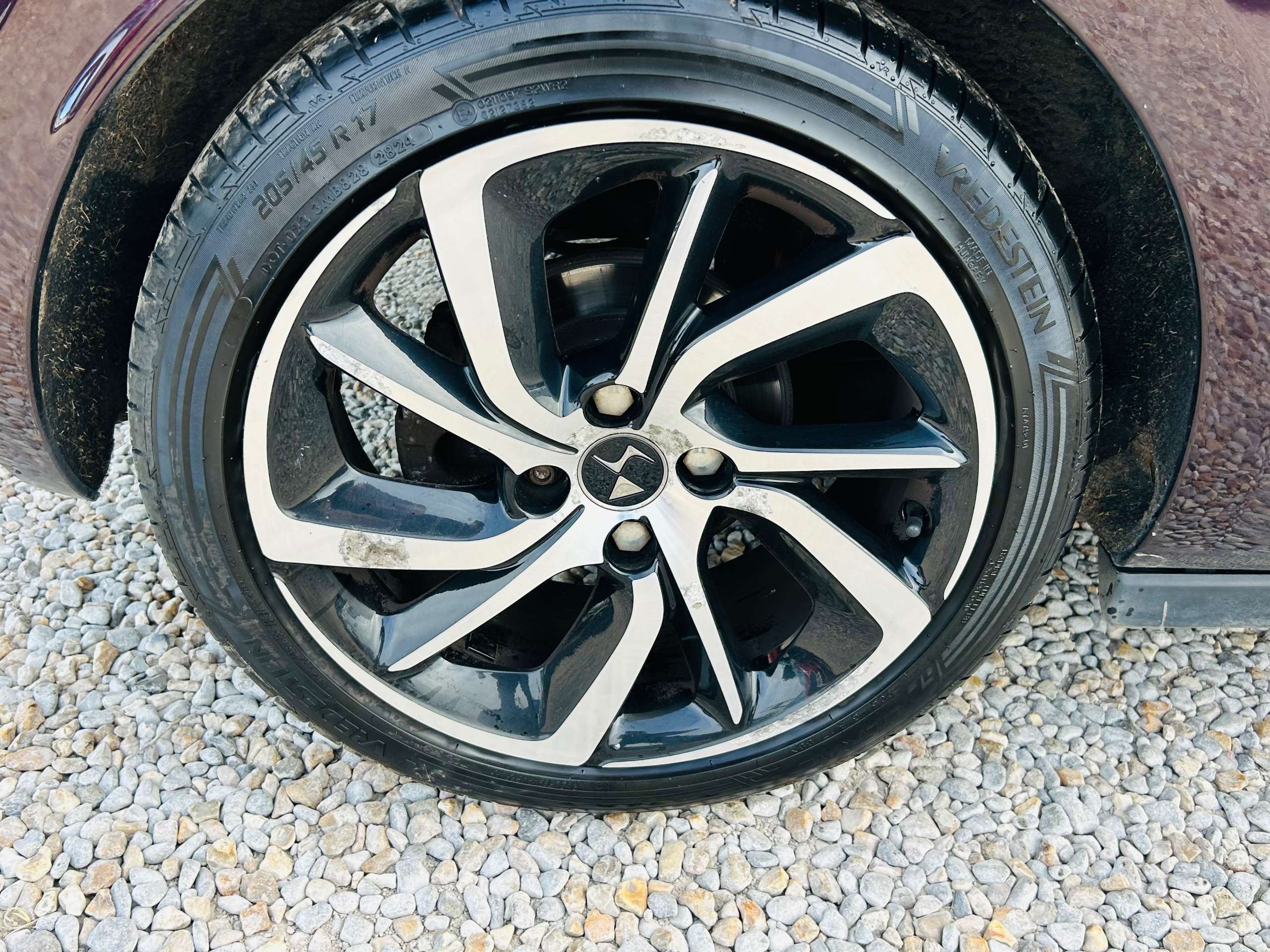 A 2016 DS DS 3 1.6 BlueHDi Prestige Hatchback 3dr Diesel Manual Euro 6 (s/s) (100 ps) A 2016 DS DS 3 1.6 BlueHDi Prestige Hatchback 3dr Diesel Manual Euro 6 (s/s) (100 ps)