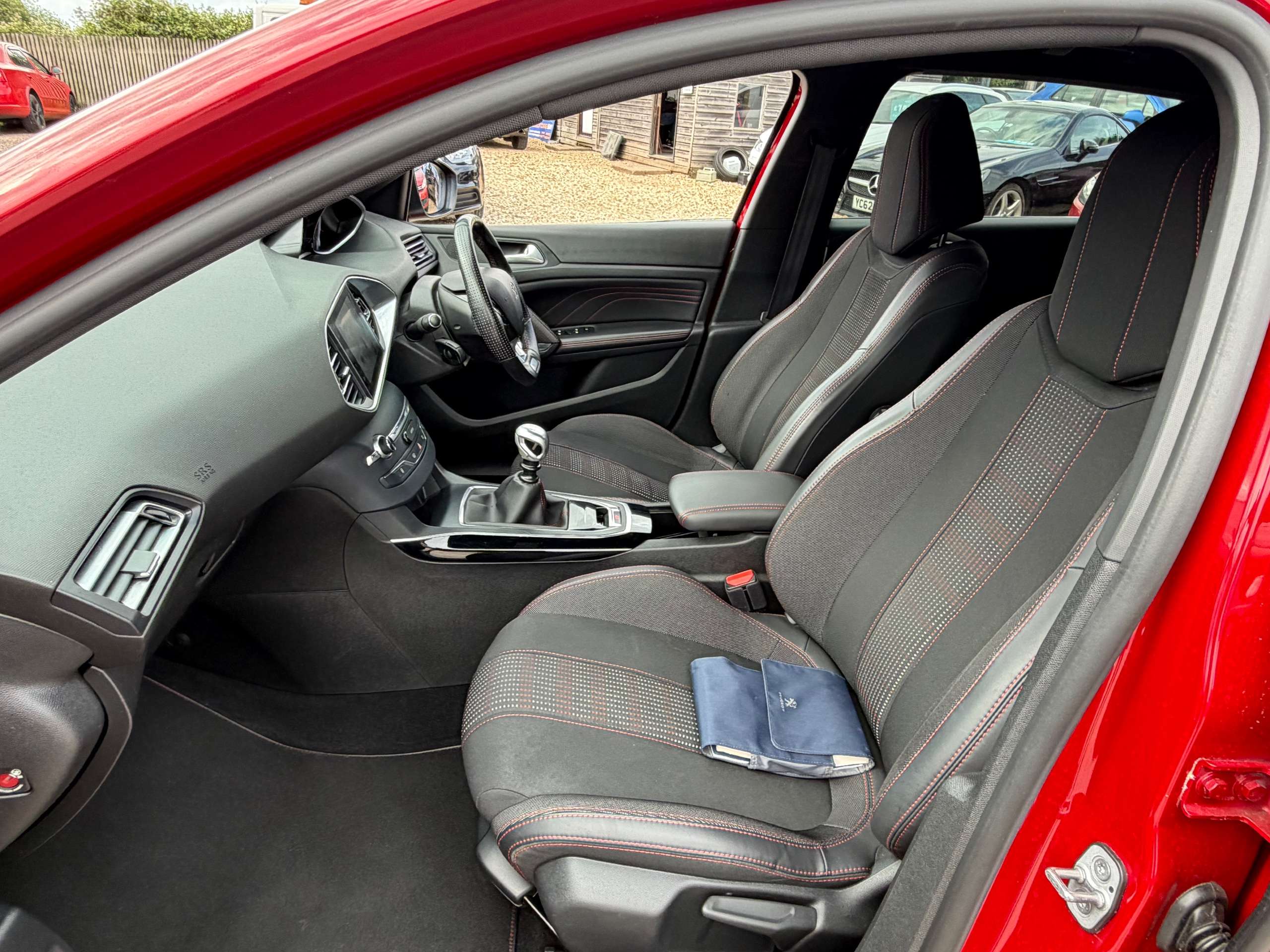 2017 PEUGEOT 308 2017 PEUGEOT 308