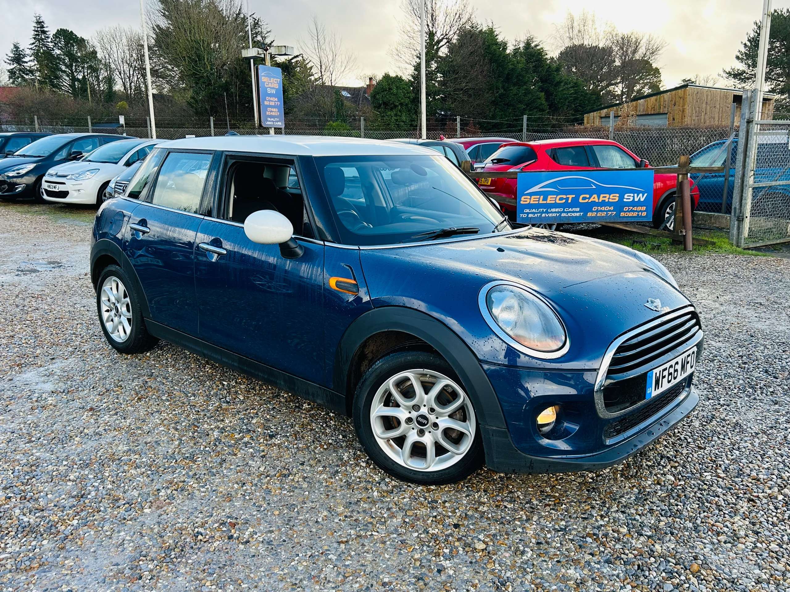 A 2016 MINI HATCH 1.5 Cooper D Hatchback 5dr Diesel Auto Euro 6 (s/s) (116 ps) A 2016 MINI HATCH 1.5 Cooper D Hatchback 5dr Diesel Auto Euro 6 (s/s) (116 ps)