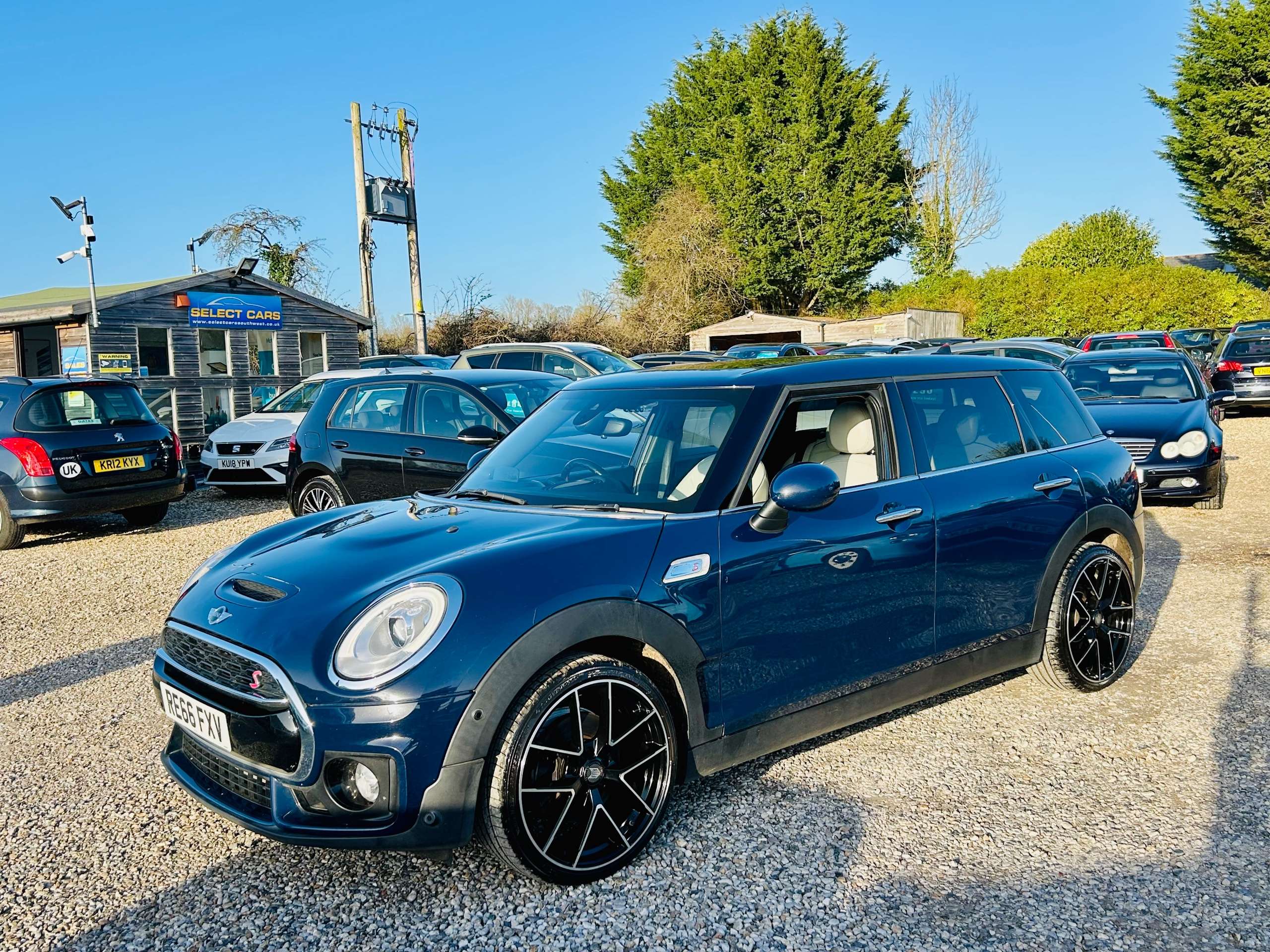 2016 MINI CLUBMAN 2016 MINI CLUBMAN