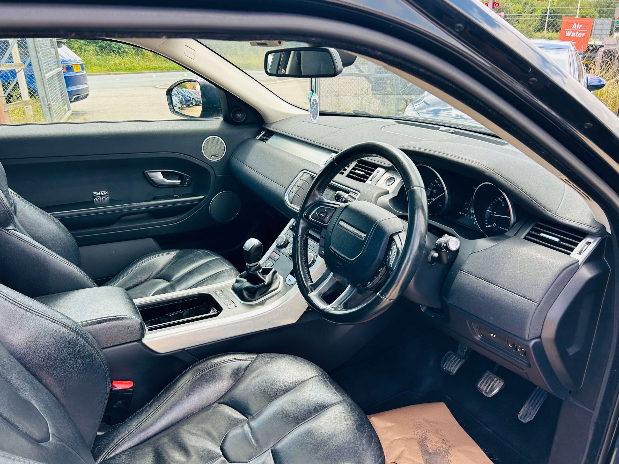 A 2014 LAND ROVER RANGE ROVER EVOQUE 2.2 SD4 Pure Tech Coupe 3dr Diesel Manual 4WD Euro 5 (s/s) (190 ps) A 2014 LAND ROVER RANGE ROVER EVOQUE 2.2 SD4 Pure Tech Coupe 3dr Diesel Manual 4WD Euro 5 (s/s) (190 ps)