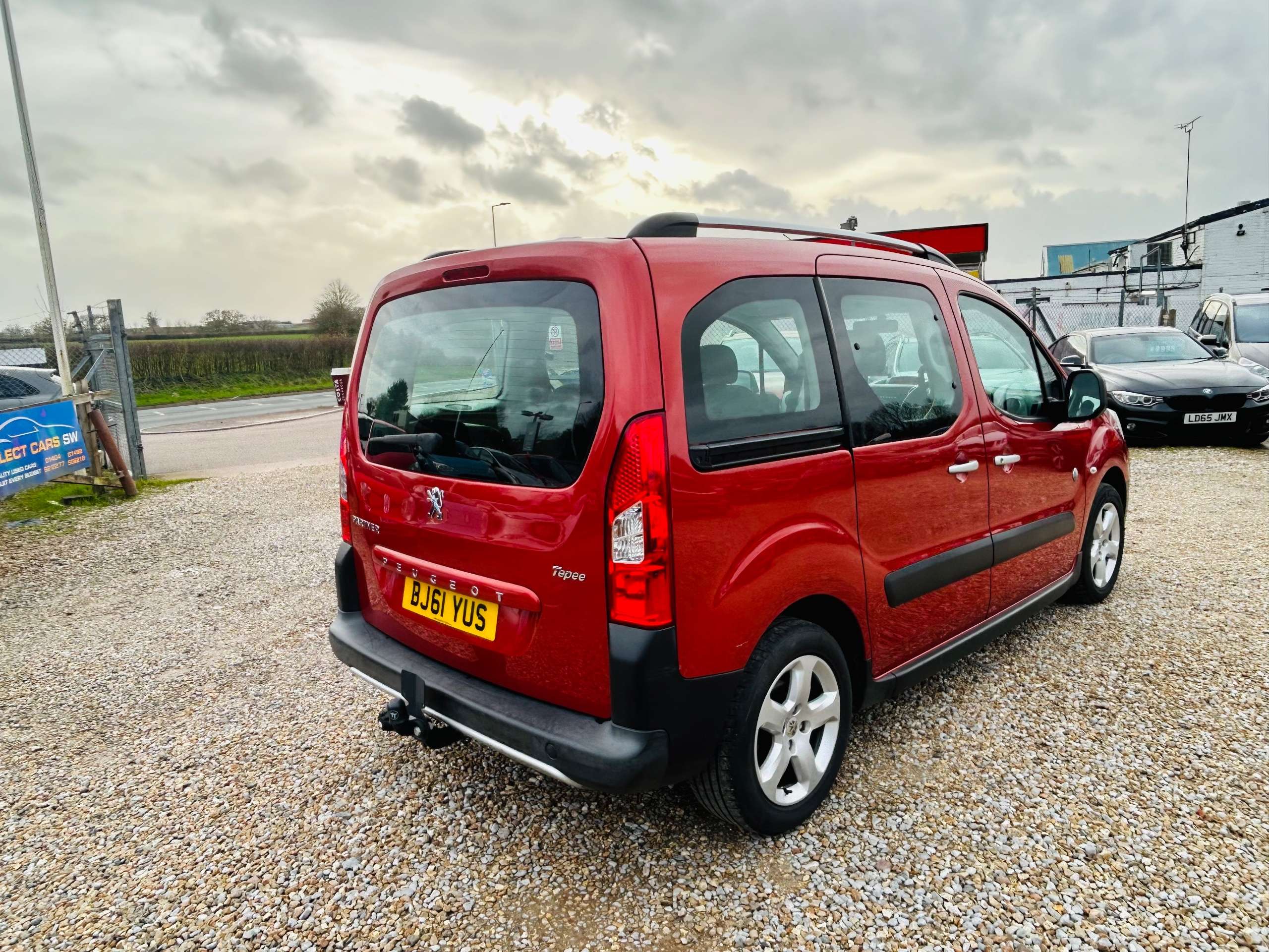 2011 PEUGEOT PARTNER TEPEE 2011 PEUGEOT PARTNER TEPEE