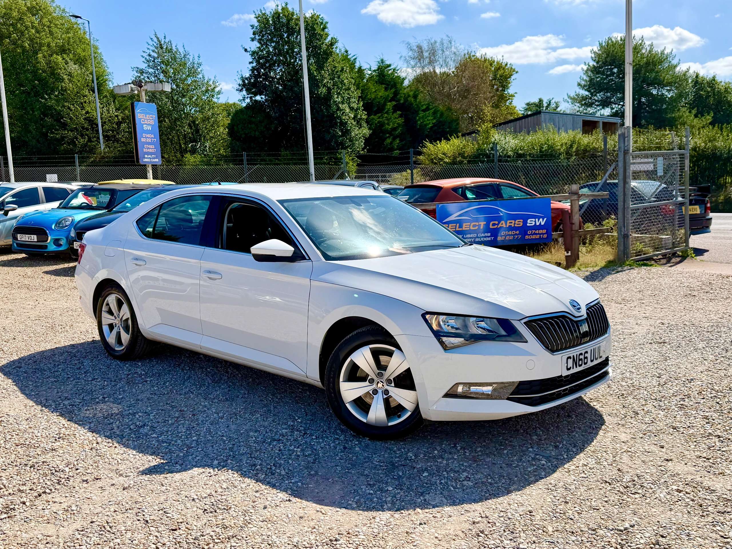 A 2016 SKODA SUPERB 1.4 TSI ACT SE Hatchback 5dr Petrol DSG Euro 6 (s/s) (150 ps) A 2016 SKODA SUPERB 1.4 TSI ACT SE Hatchback 5dr Petrol DSG Euro 6 (s/s) (150 ps)