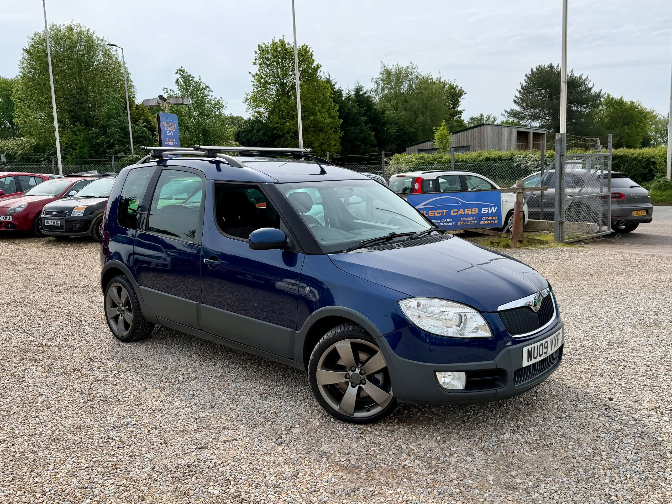 A 2009 SKODA ROOMSTER 1.9 TDI Pure Drive Scout MPV 5dr Diesel Manual (139 g/km, 105 bhp) A 2009 SKODA ROOMSTER 1.9 TDI Pure Drive Scout MPV 5dr Diesel Manual (139 g/km, 105 bhp)