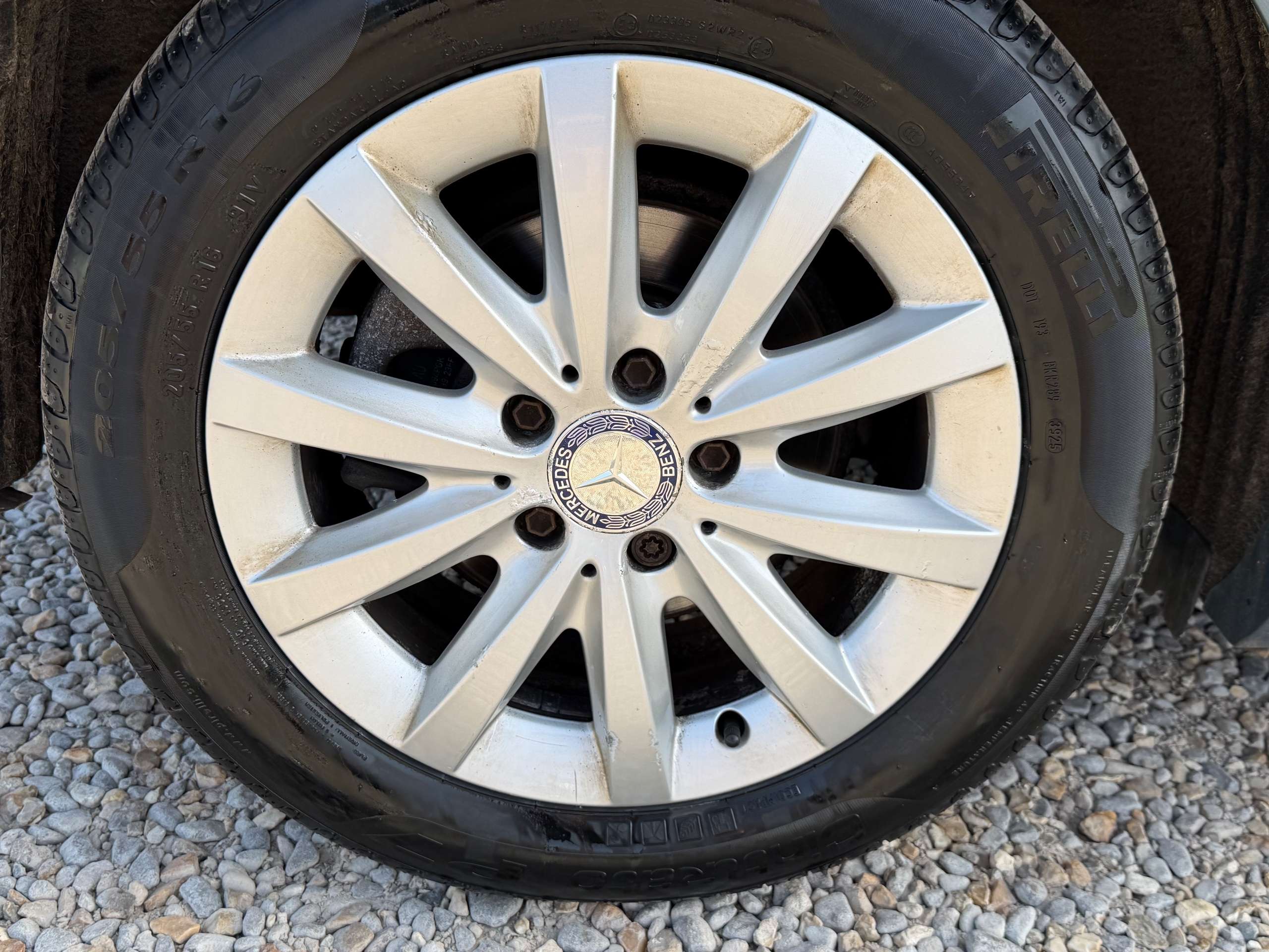 A 2014 MERCEDES-BENZ B CLASS 1.8 B180 CDI BlueEfficiency SE MPV 5dr Diesel Manual Euro 5 (s/s) (109 ps) A 2014 MERCEDES-BENZ B CLASS 1.8 B180 CDI BlueEfficiency SE MPV 5dr Diesel Manual Euro 5 (s/s) (109 ps)