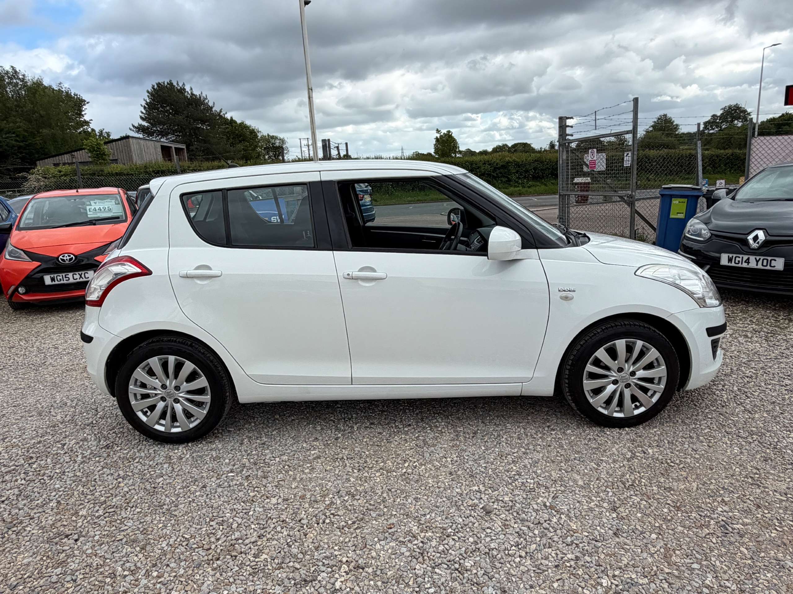 2012 SUZUKI SWIFT 2012 SUZUKI SWIFT