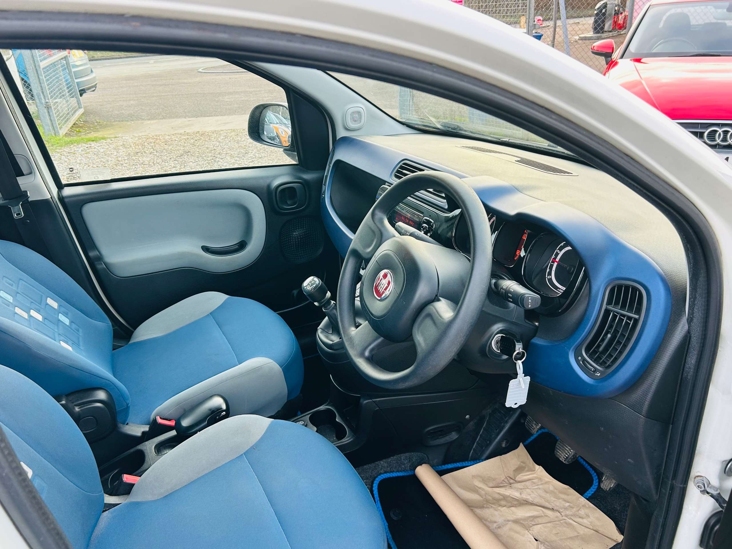 A 2012 FIAT PANDA 0.9 TwinAir Lounge Hatchback 5dr Petrol Manual Euro 5 (s/s) (85 bhp) A 2012 FIAT PANDA 0.9 TwinAir Lounge Hatchback 5dr Petrol Manual Euro 5 (s/s) (85 bhp)