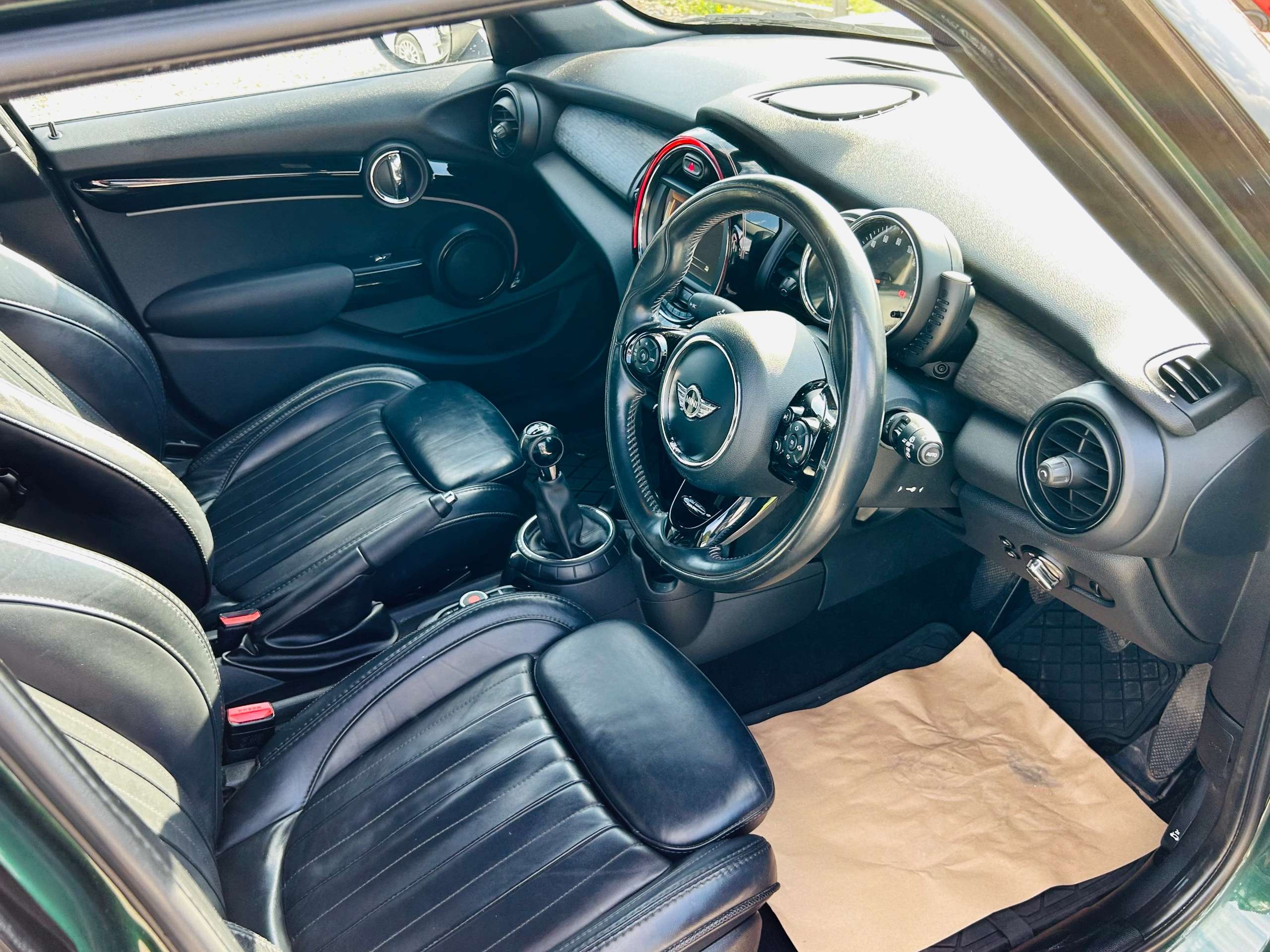 A 2016 MINI HATCH 1.5 Cooper Seven Hatchback 5dr Petrol Manual Euro 6 (s/s) (136 ps) A 2016 MINI HATCH 1.5 Cooper Seven Hatchback 5dr Petrol Manual Euro 6 (s/s) (136 ps)