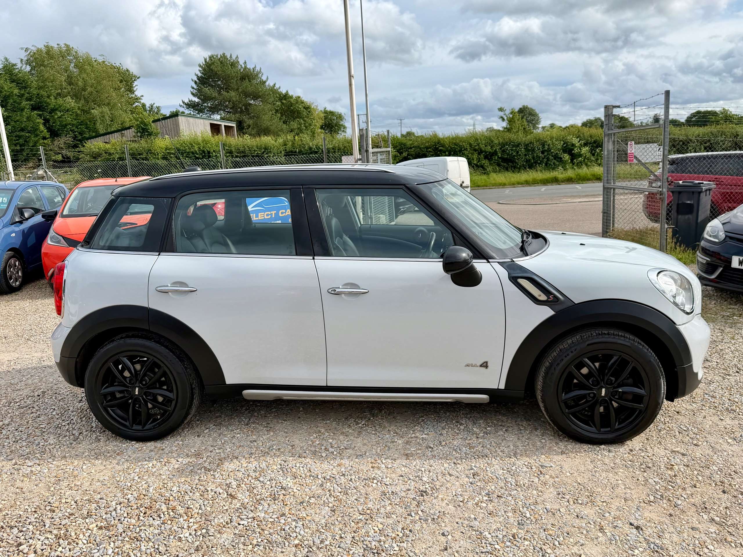 2014 MINI COUNTRYMAN 2014 MINI COUNTRYMAN