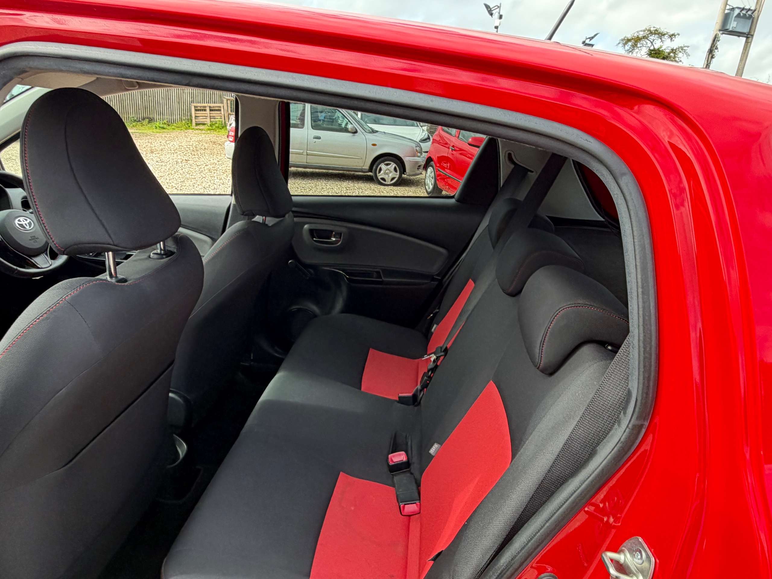 2015 TOYOTA YARIS 2015 TOYOTA YARIS