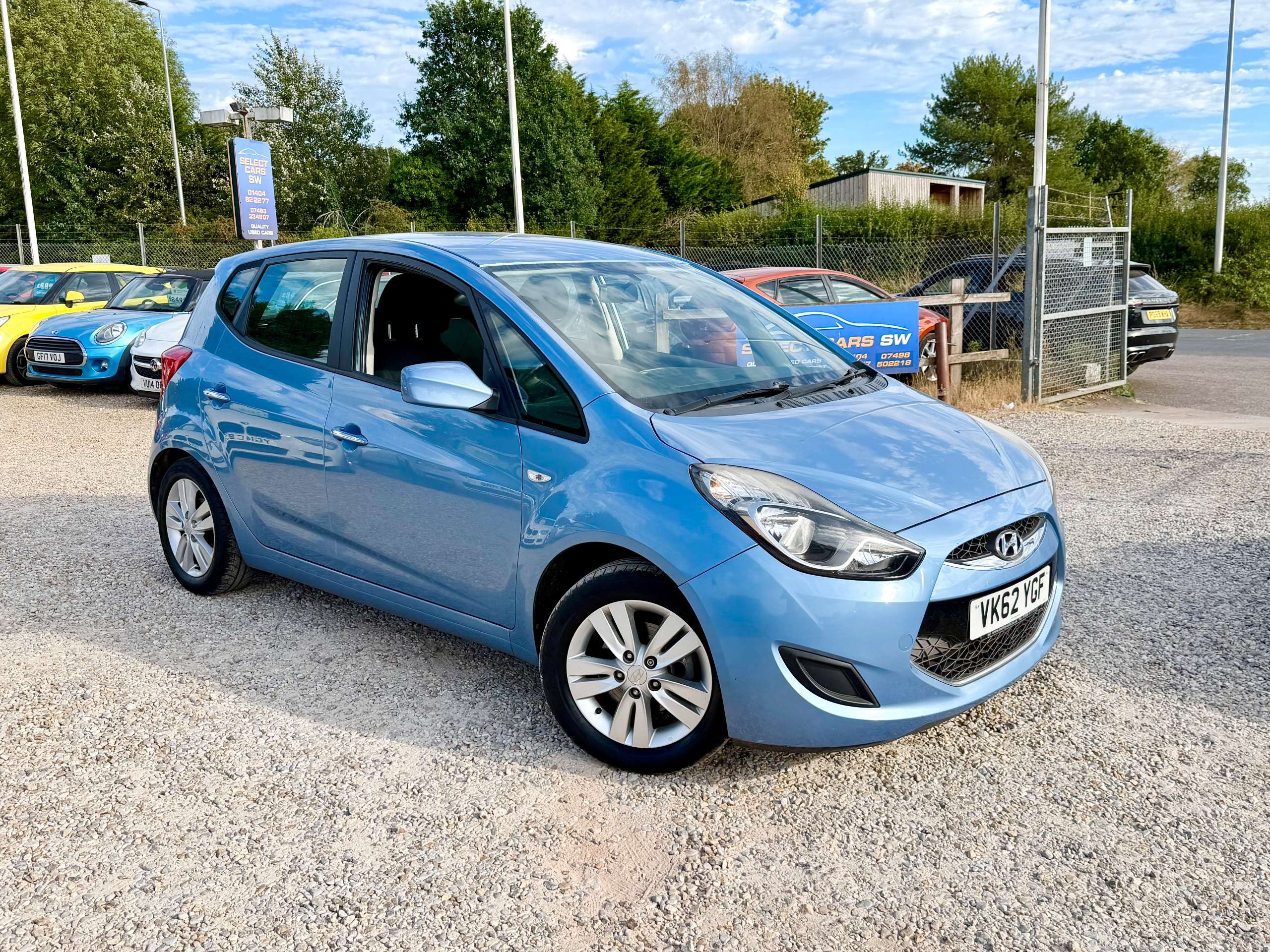 A 2012 HYUNDAI IX20 1.6 Active Hatchback 5dr Petrol Auto Euro 5 (123 bhp) A 2012 HYUNDAI IX20 1.6 Active Hatchback 5dr Petrol Auto Euro 5 (123 bhp)