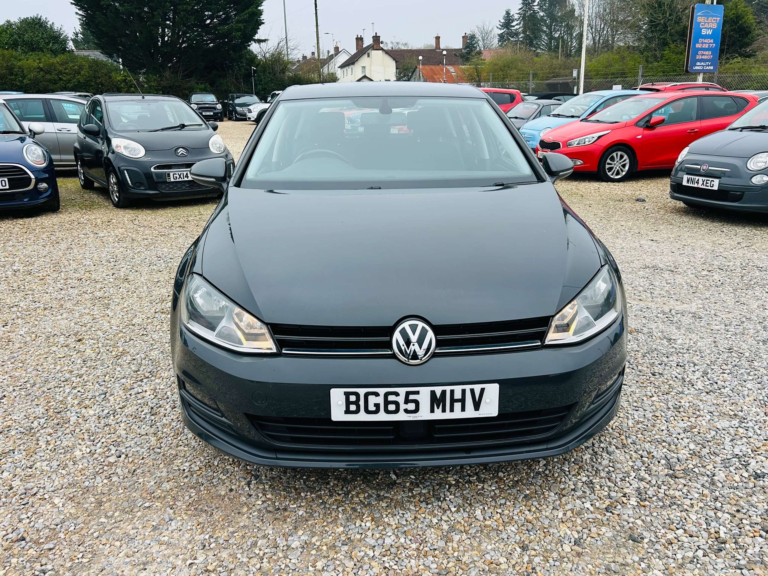 A 2015 VOLKSWAGEN GOLF 1.6 TDI BlueMotion Tech Match Hatchback 5dr Diesel Manual Euro 6 (s/s) (110 ps) A 2015 VOLKSWAGEN GOLF 1.6 TDI BlueMotion Tech Match Hatchback 5dr Diesel Manual Euro 6 (s/s) (110 ps)