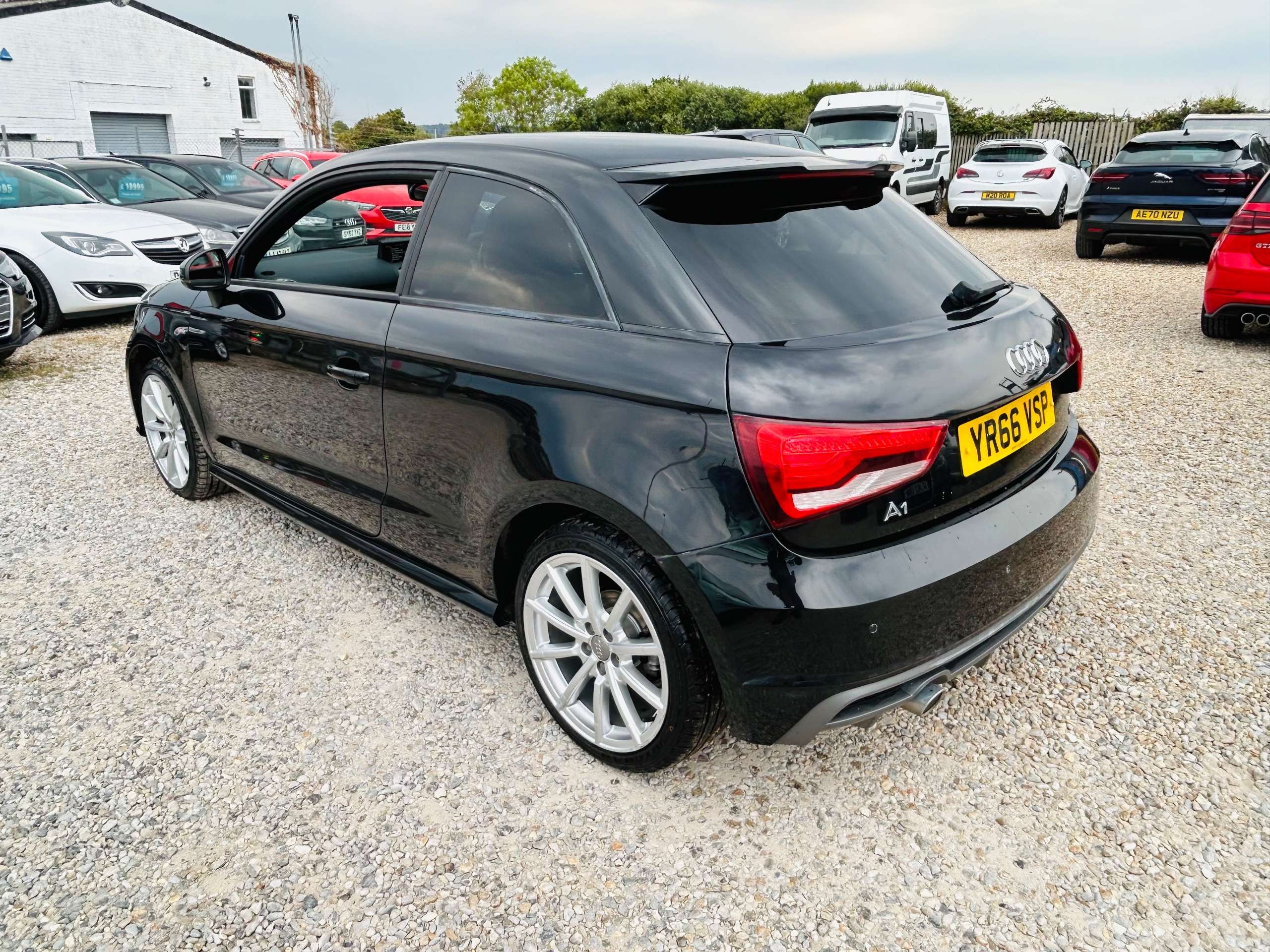 2016 AUDI A1 2016 AUDI A1