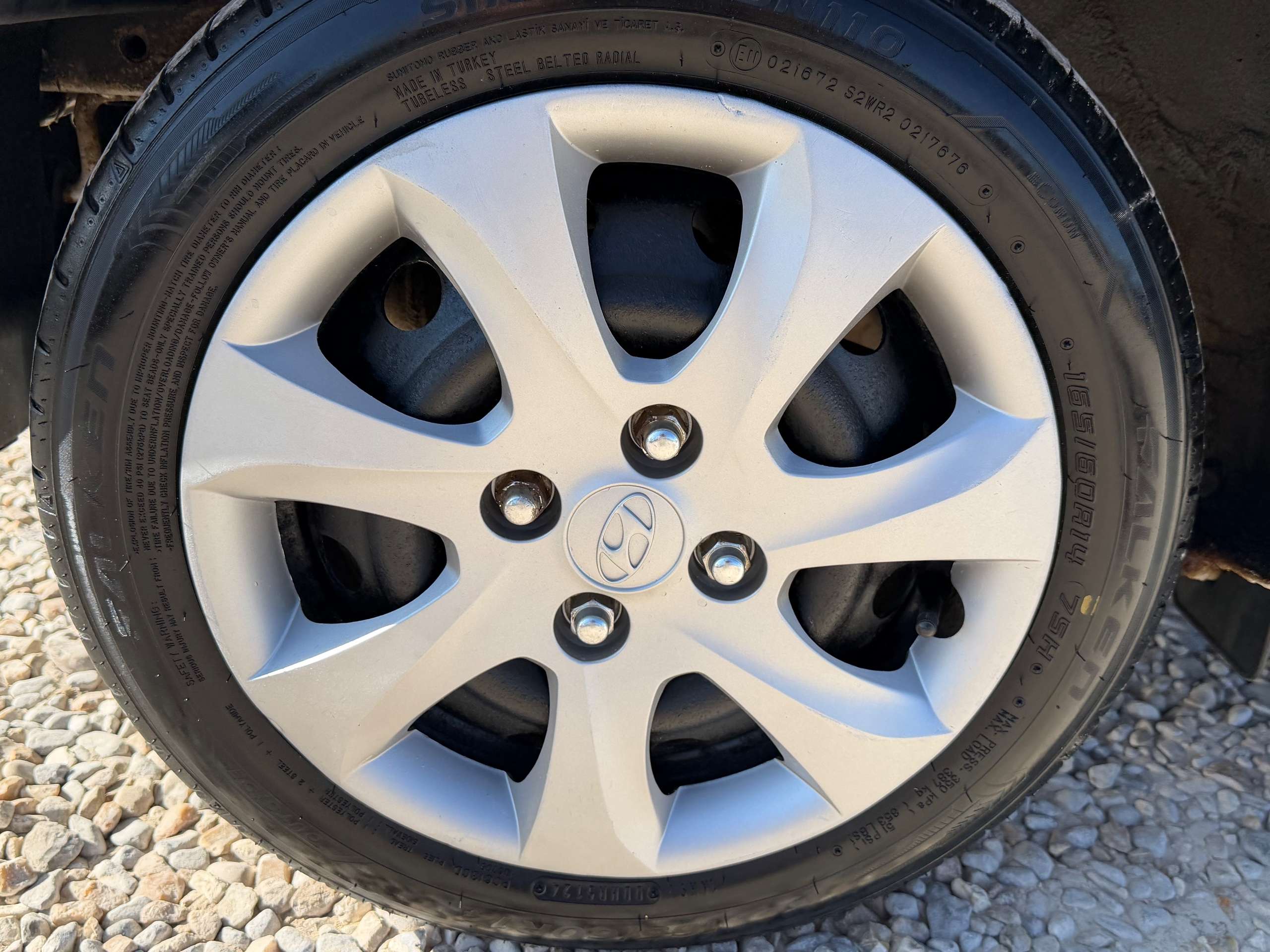 A 2013 HYUNDAI I10 1.2 Classic Hatchback 5dr Petrol Manual Euro 5 (85 bhp) A 2013 HYUNDAI I10 1.2 Classic Hatchback 5dr Petrol Manual Euro 5 (85 bhp)