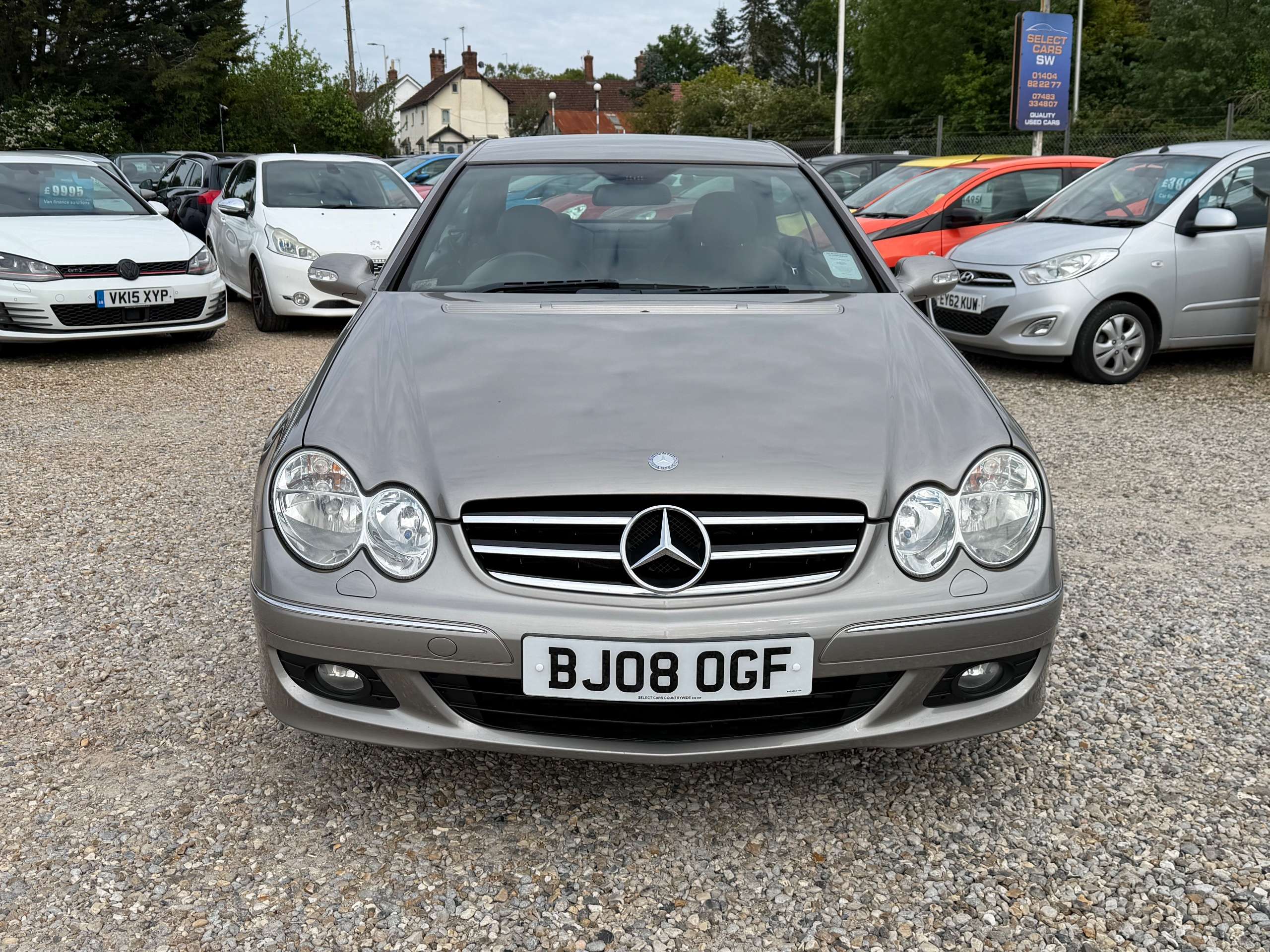 A 2008 MERCEDES-BENZ CLK 1.8 CLK200 Kompressor Avantgarde Coupe 2dr Petrol Automatic (200 g/km, 184 bhp) A 2008 MERCEDES-BENZ CLK 1.8 CLK200 Kompressor Avantgarde Coupe 2dr Petrol Automatic (200 g/km, 184 bhp)