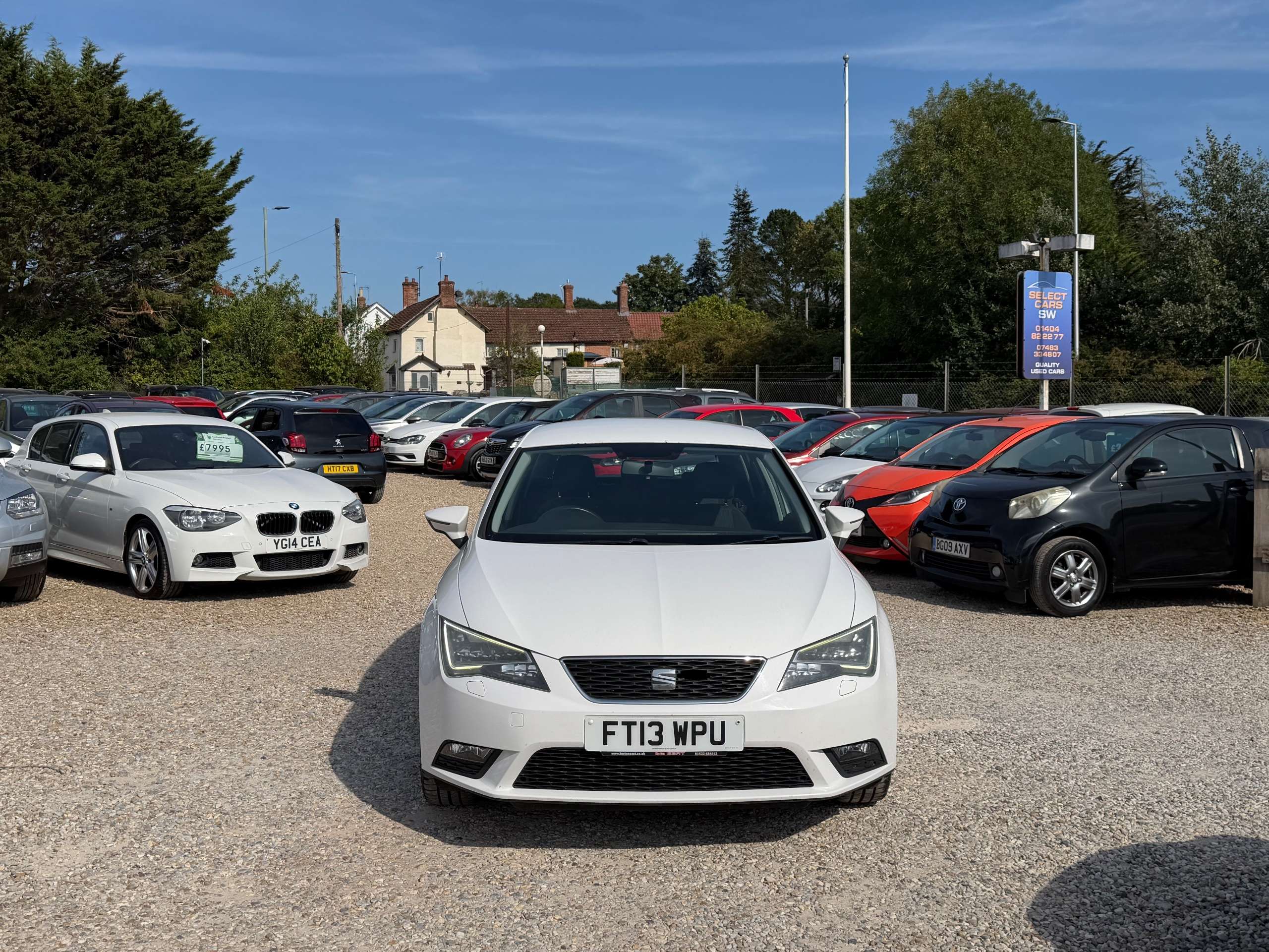 A 2013 SEAT LEON 1.4 TSI SE Hatchback 5dr Petrol Manual Euro 5 (s/s) (140 ps) A 2013 SEAT LEON 1.4 TSI SE Hatchback 5dr Petrol Manual Euro 5 (s/s) (140 ps)