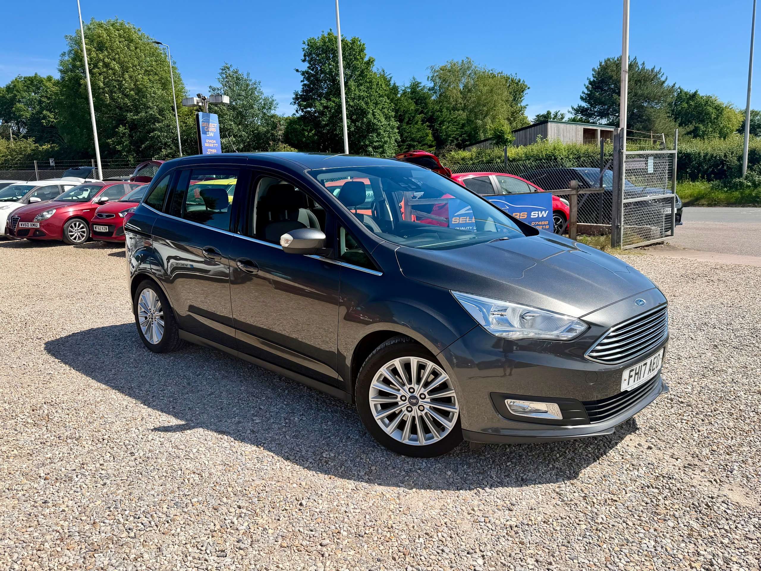 A 2017 FORD GRAND C-MAX 1.5 TDCi Titanium MPV 5dr Diesel Manual Euro 6 (s/s) (120 ps) A 2017 FORD GRAND C-MAX 1.5 TDCi Titanium MPV 5dr Diesel Manual Euro 6 (s/s) (120 ps)