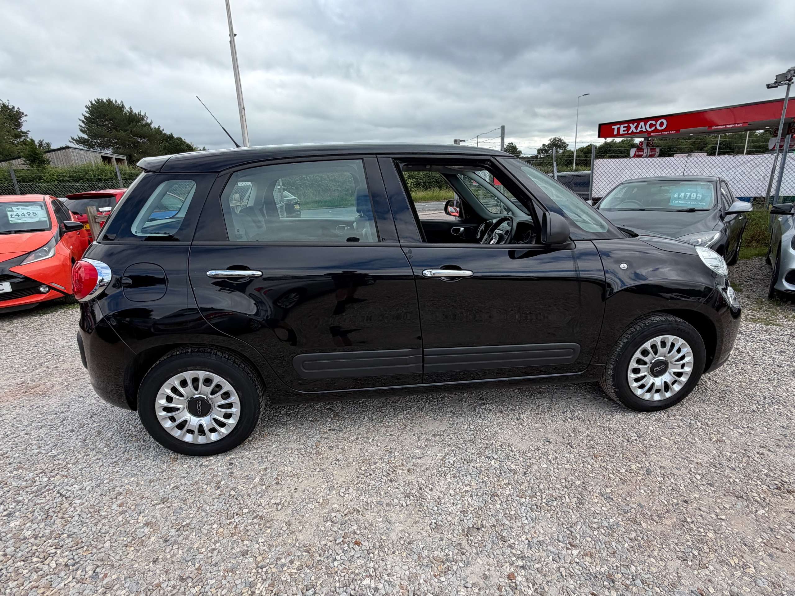 2014 FIAT 500L 2014 FIAT 500L