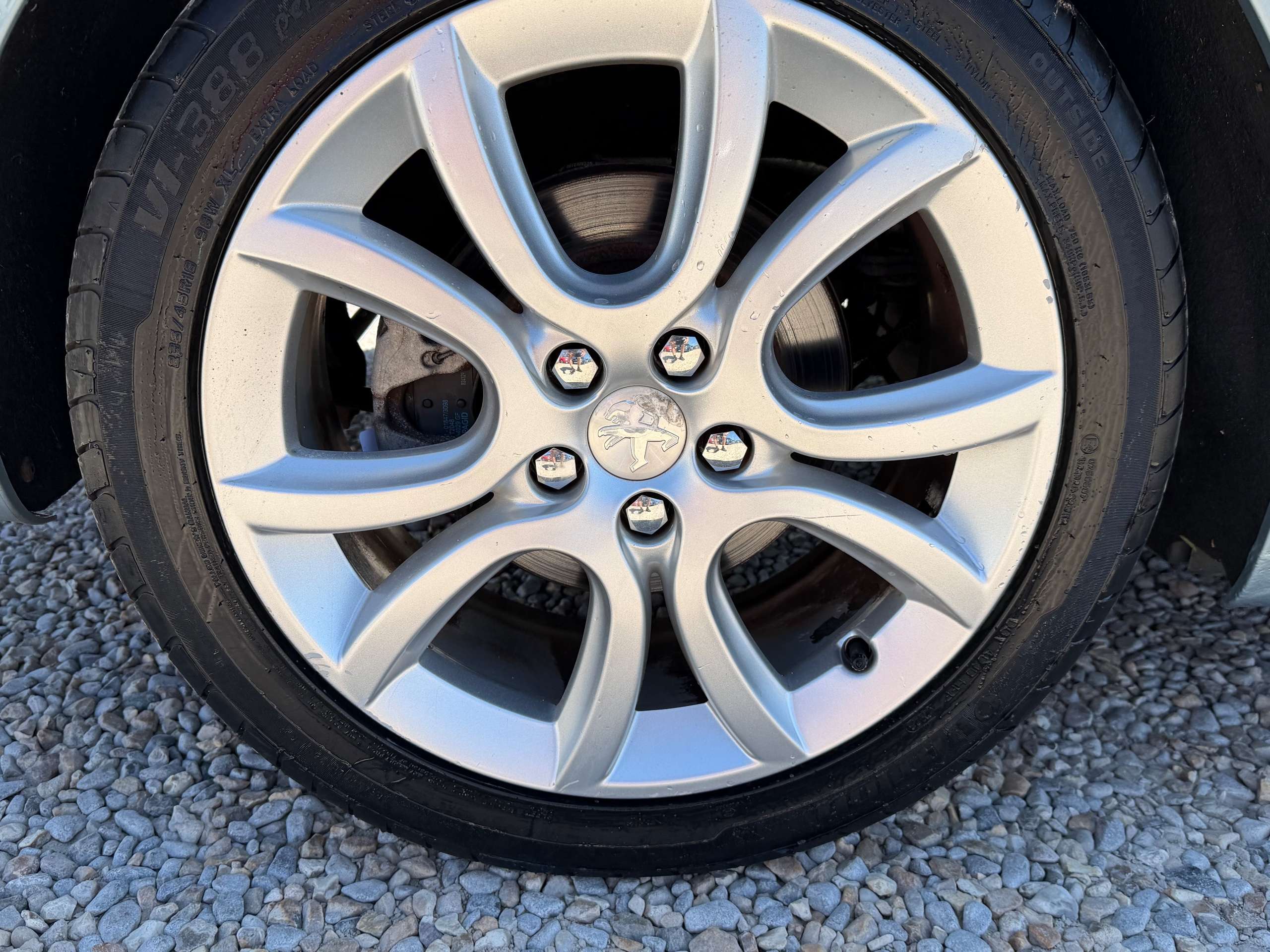A 2014 PEUGEOT 508 2.0 HDi Allure Saloon 4dr Diesel Manual Euro 5 (140 ps) A 2014 PEUGEOT 508 2.0 HDi Allure Saloon 4dr Diesel Manual Euro 5 (140 ps)