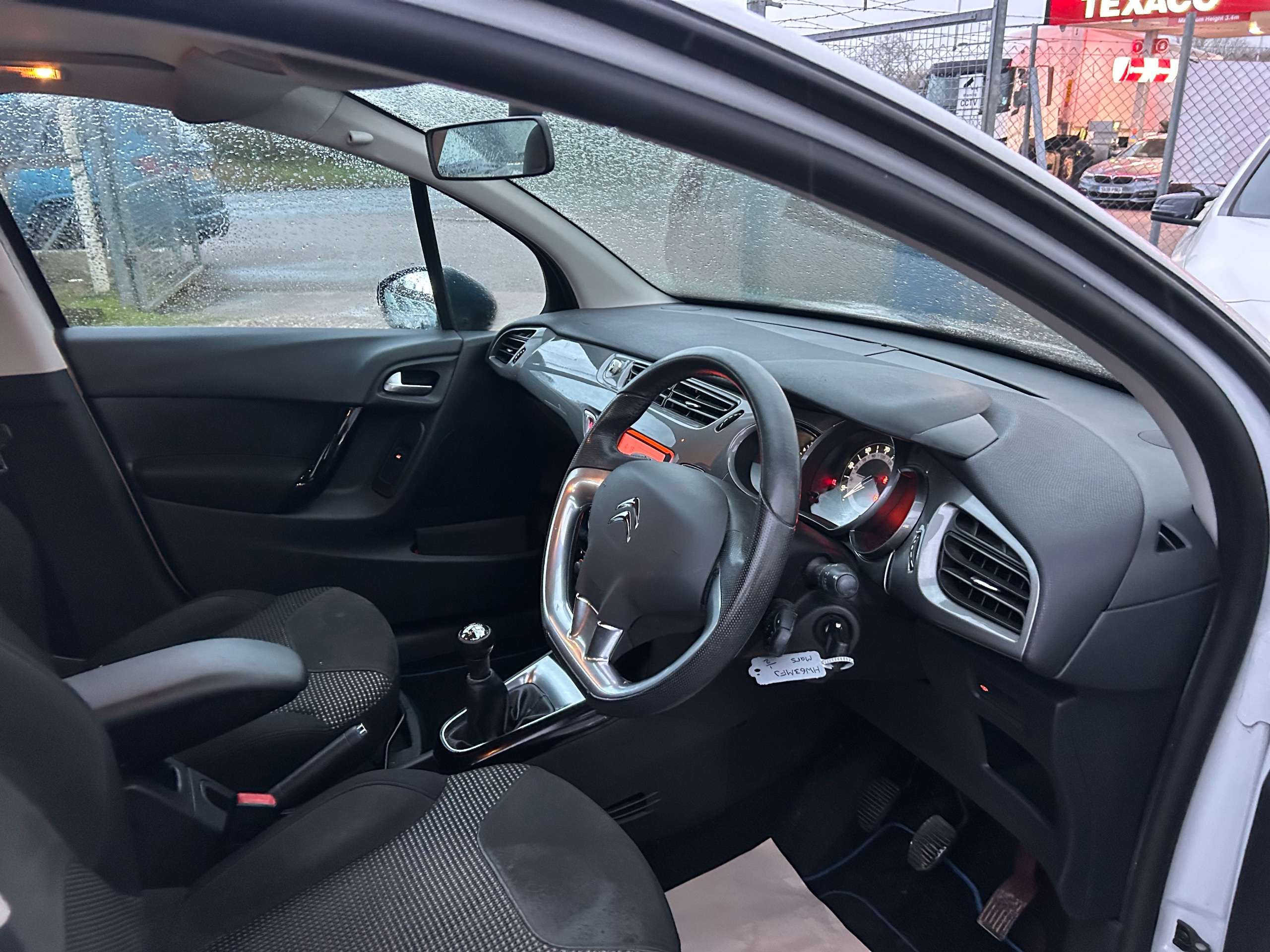 A 2014 CITROEN C3 1.6 VTi Exclusive Hatchback 5dr Petrol Manual Euro 5 (120 ps) A 2014 CITROEN C3 1.6 VTi Exclusive Hatchback 5dr Petrol Manual Euro 5 (120 ps)