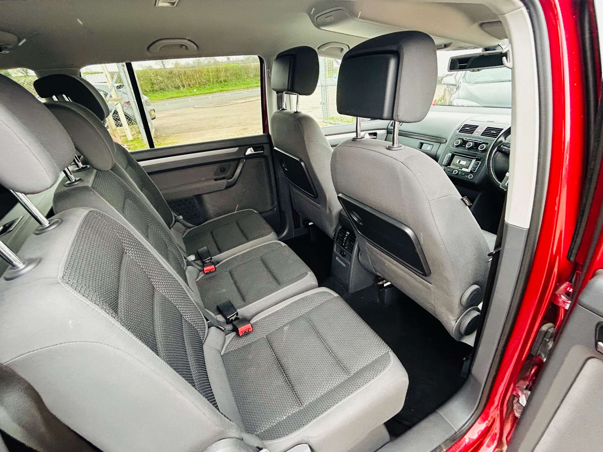 2014 VOLKSWAGEN TOURAN 2014 VOLKSWAGEN TOURAN