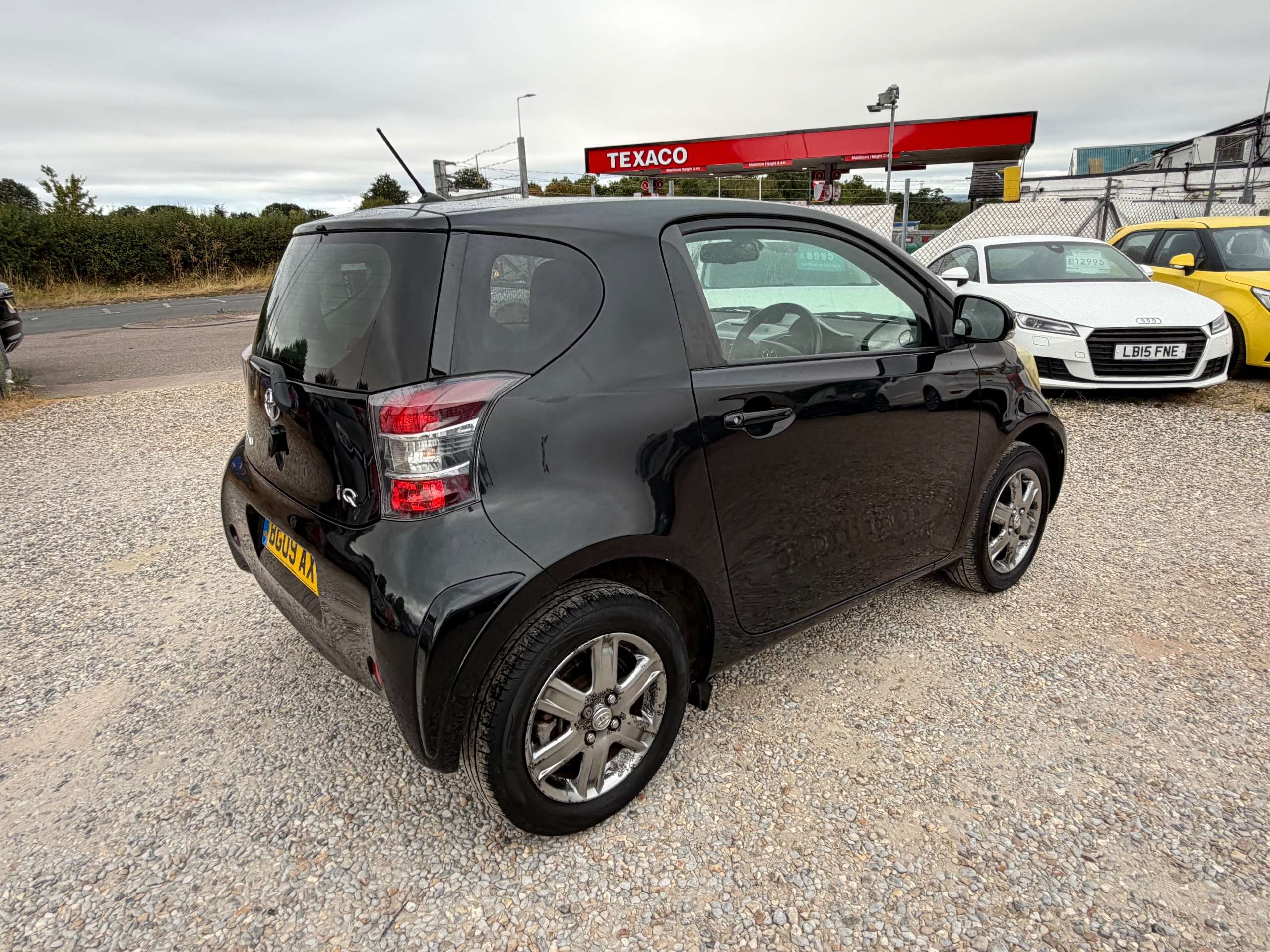 2009 TOYOTA IQ 2009 TOYOTA IQ