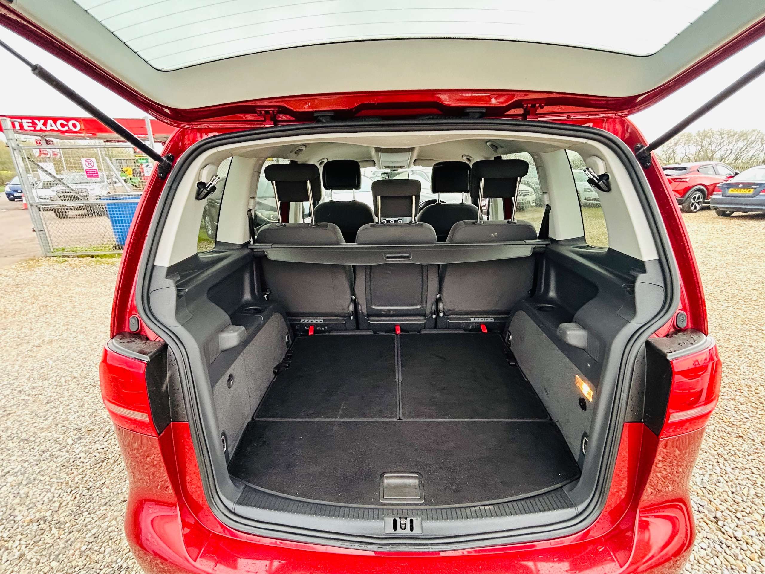 2014 VOLKSWAGEN TOURAN 2014 VOLKSWAGEN TOURAN