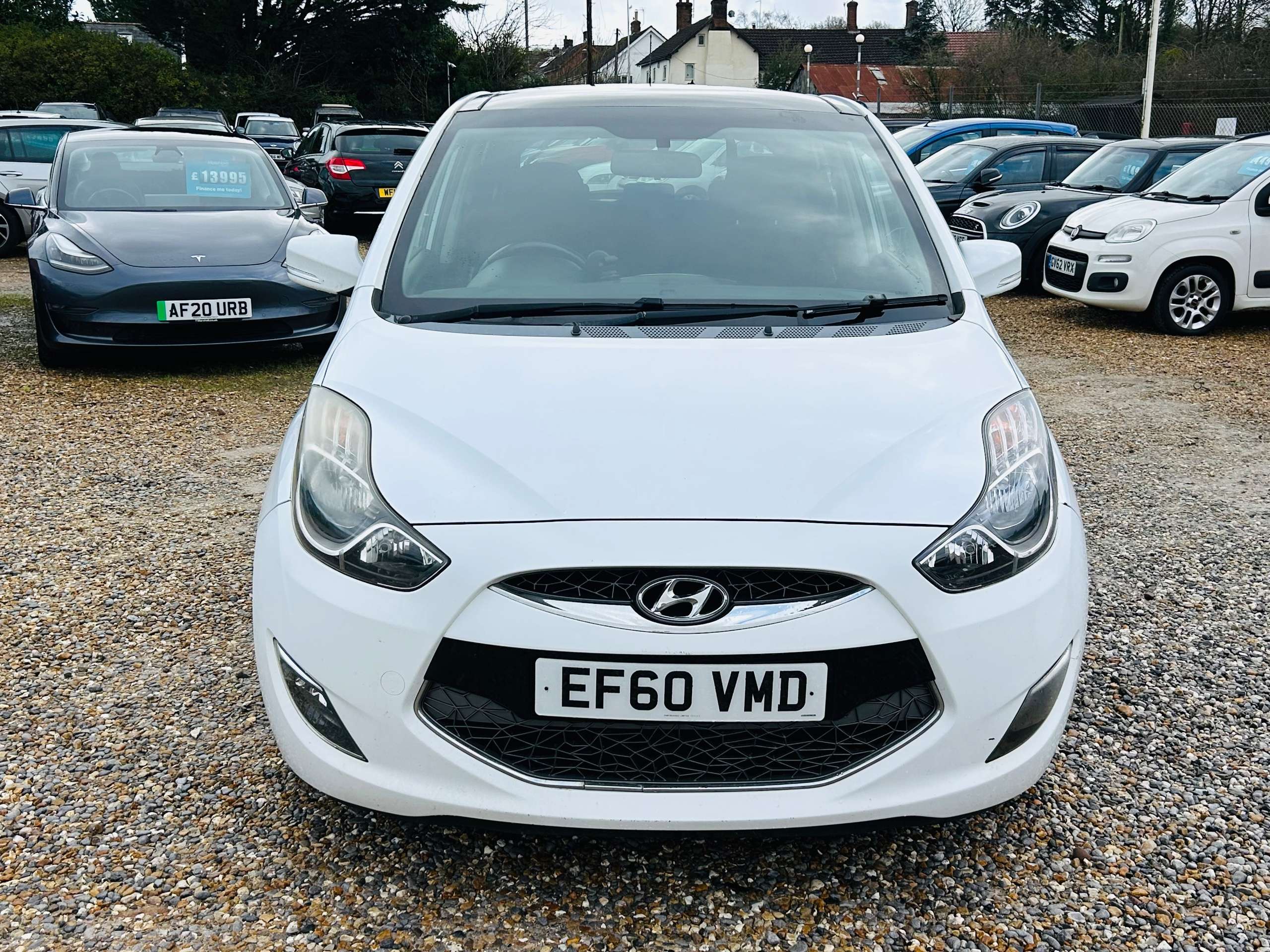 A 2011 HYUNDAI IX20 1.4 CRDi Style Hatchback 5dr Diesel Manual Euro 5 (s/s) (89 bhp) A 2011 HYUNDAI IX20 1.4 CRDi Style Hatchback 5dr Diesel Manual Euro 5 (s/s) (89 bhp)