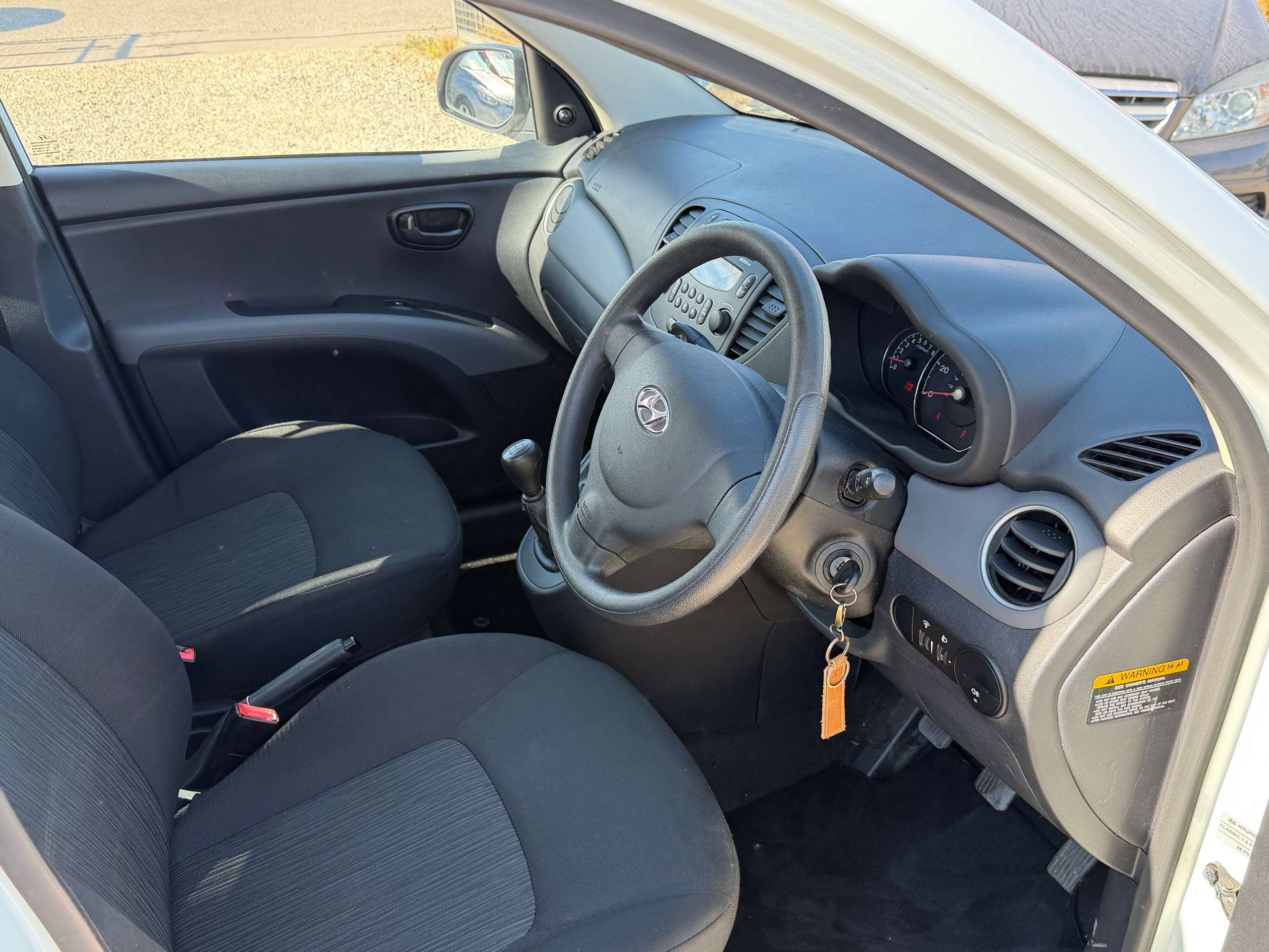 A 2013 HYUNDAI I10 1.2 Classic Hatchback 5dr Petrol Manual Euro 5 (85 bhp) A 2013 HYUNDAI I10 1.2 Classic Hatchback 5dr Petrol Manual Euro 5 (85 bhp)