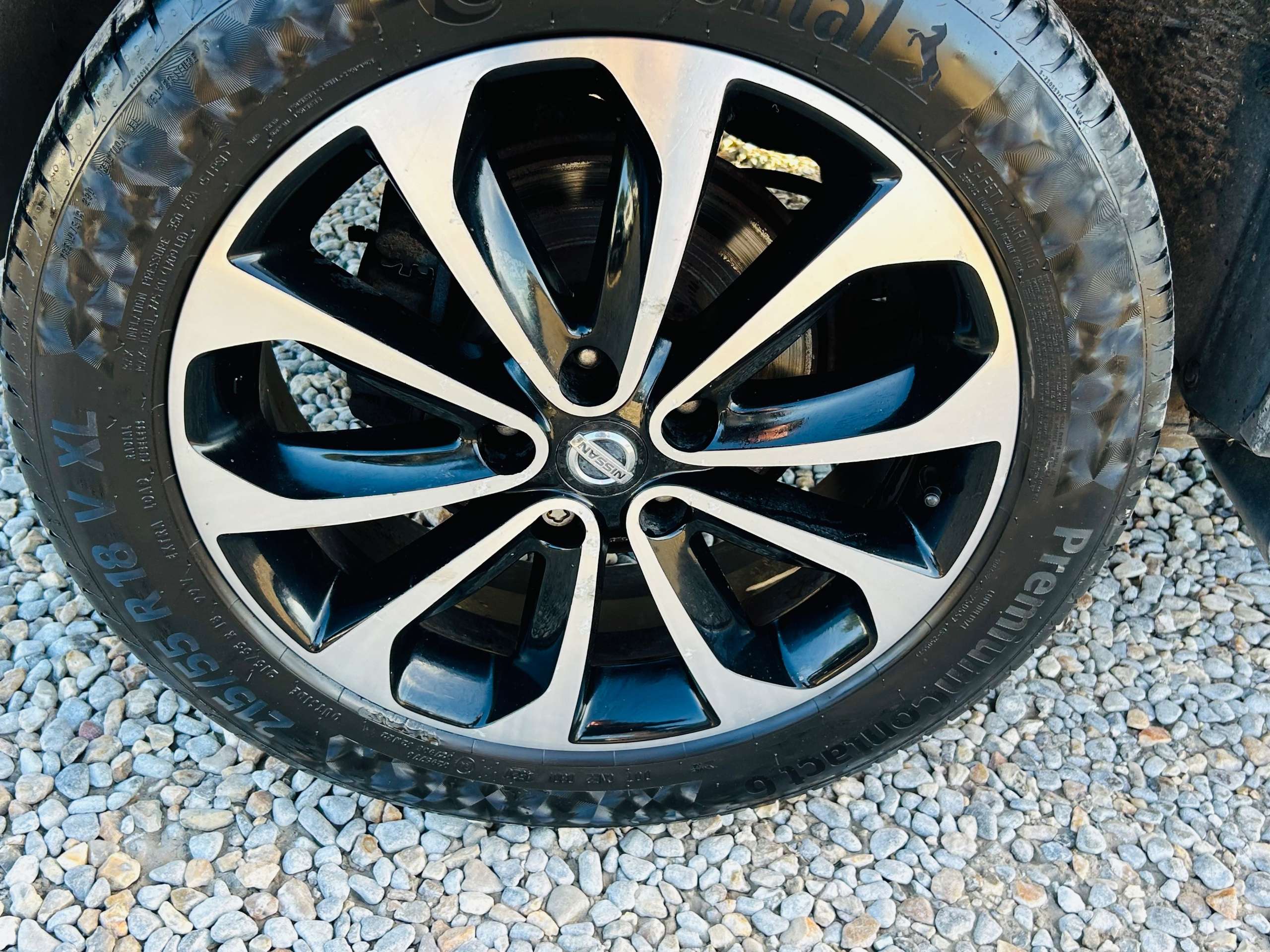 A 2013 NISSAN QASHQAI 1.6 360 SUV 5dr Petrol Manual 2WD Euro 5 (117 ps) A 2013 NISSAN QASHQAI 1.6 360 SUV 5dr Petrol Manual 2WD Euro 5 (117 ps)