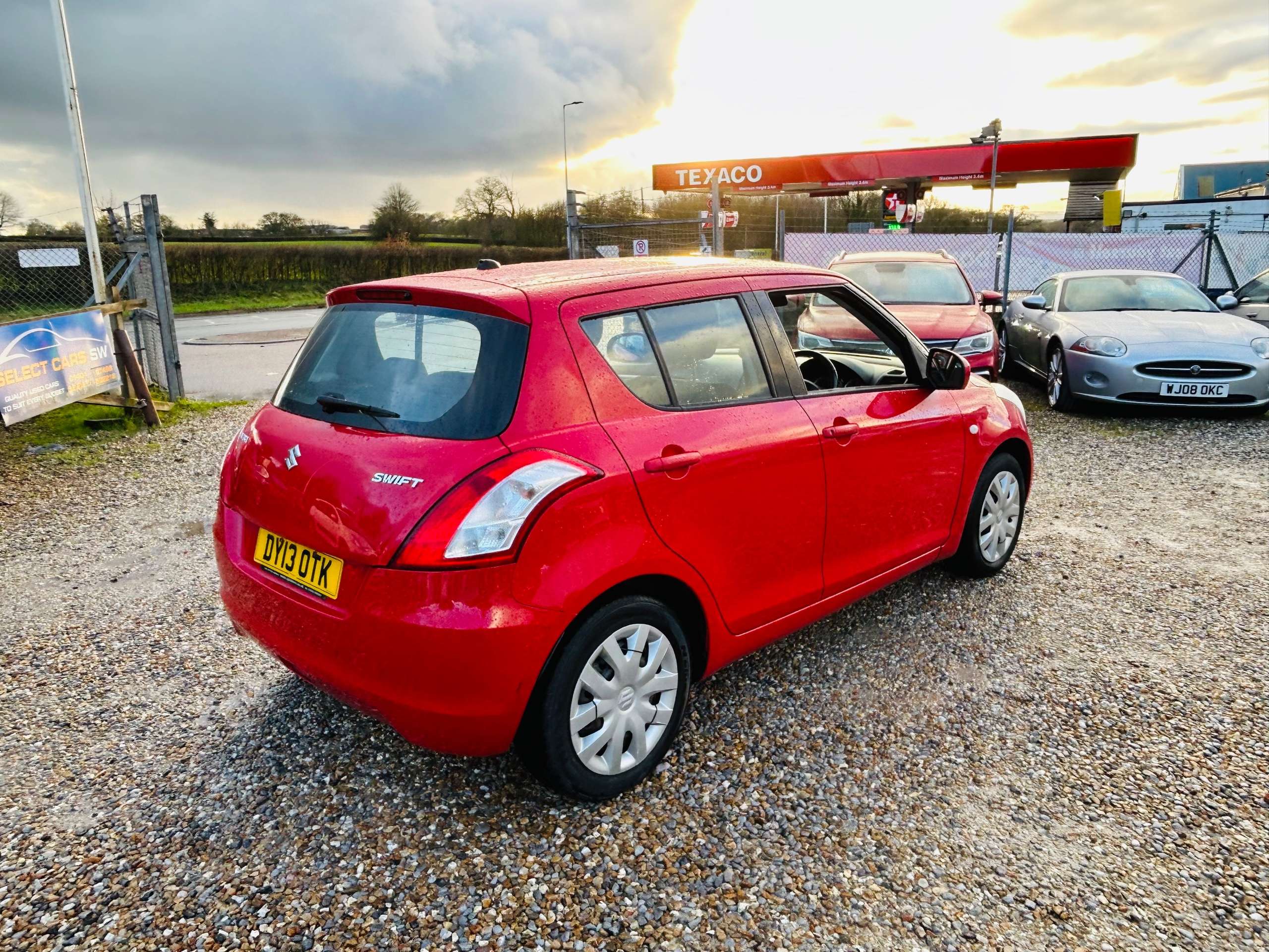2013 SUZUKI SWIFT 2013 SUZUKI SWIFT