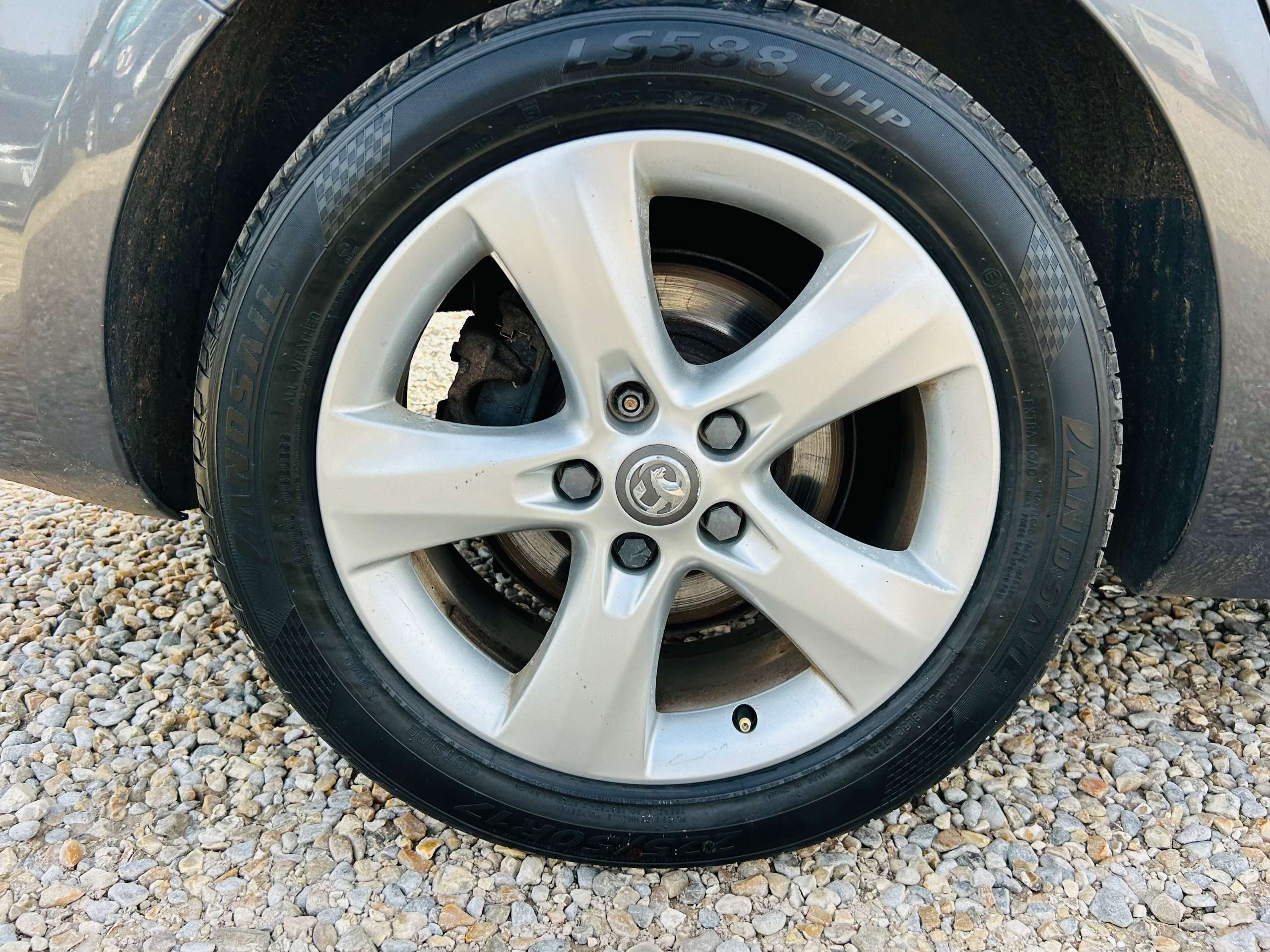 A 2011 VAUXHALL ASTRA 2.0 CDTi ecoFLEX SRi Sports Tourer 5dr Diesel Manual Euro 5 (s/s) (165 ps) A 2011 VAUXHALL ASTRA 2.0 CDTi ecoFLEX SRi Sports Tourer 5dr Diesel Manual Euro 5 (s/s) (165 ps)