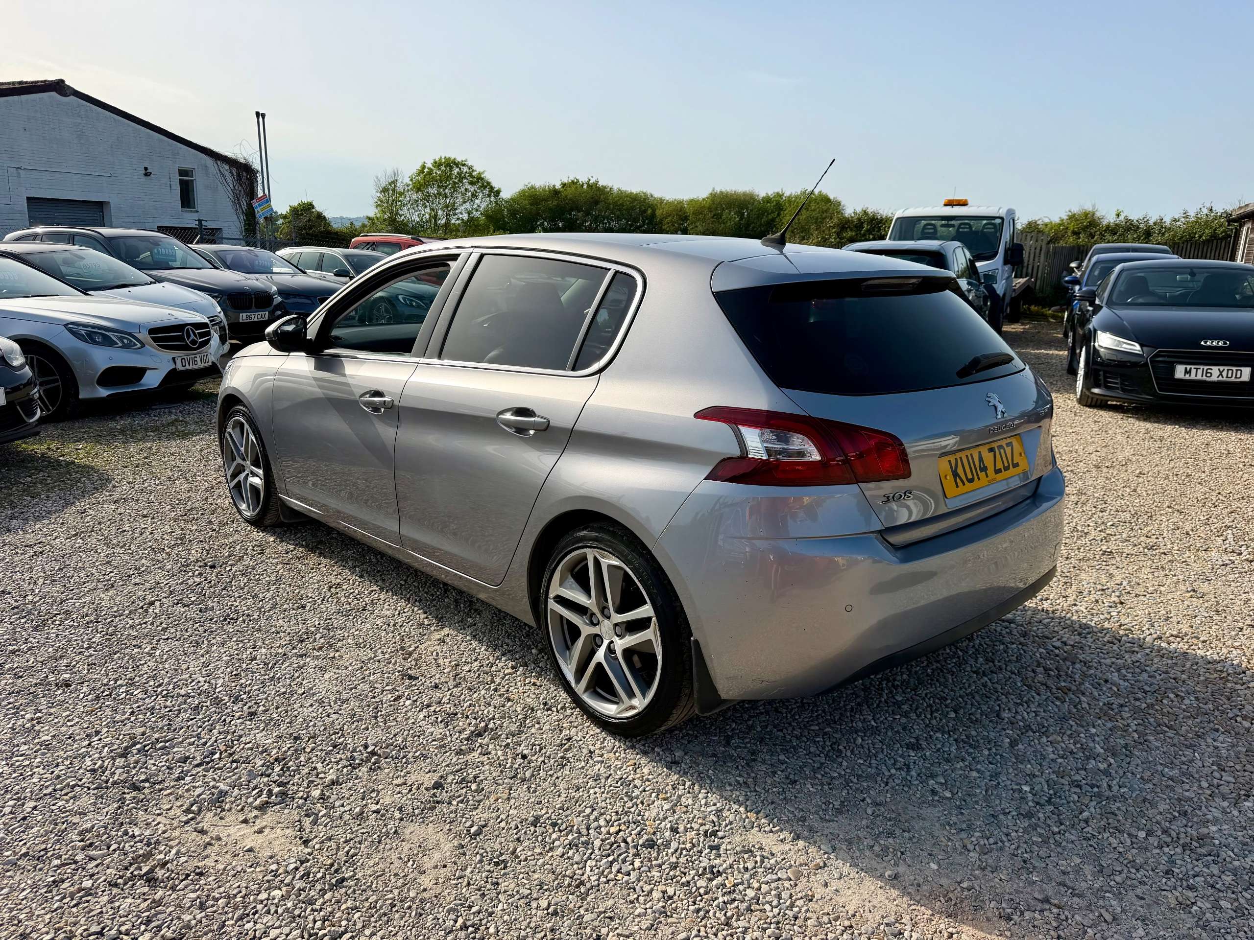2014 PEUGEOT 308 2014 PEUGEOT 308